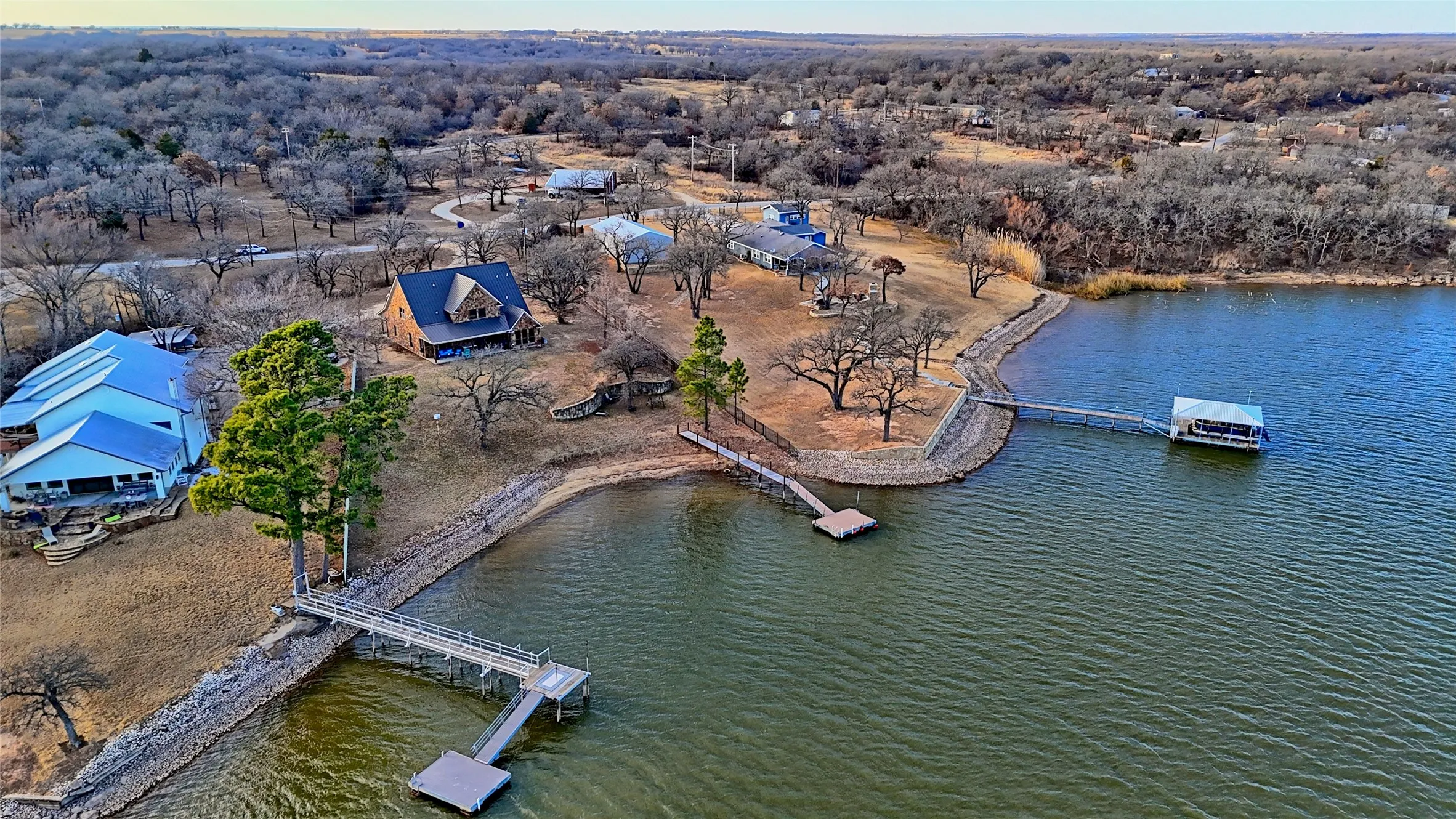Single Family Residence For Sale in Montague County , 202 Storey Road, Nocona, Texas 76255, 3 Bedroom, 3 Bathroom, 2 Garage spaces, 3,636 Sqft, built in 2008, Preowned, mls#21157134, Real Estate Agent in Nocona, Homes For Sale in Montague county, Homes For Sale in Nocona, Realtor in Nocona Texas, Real Estate Brokerage Independent Realty Texas, Luminita Cordes Realtor