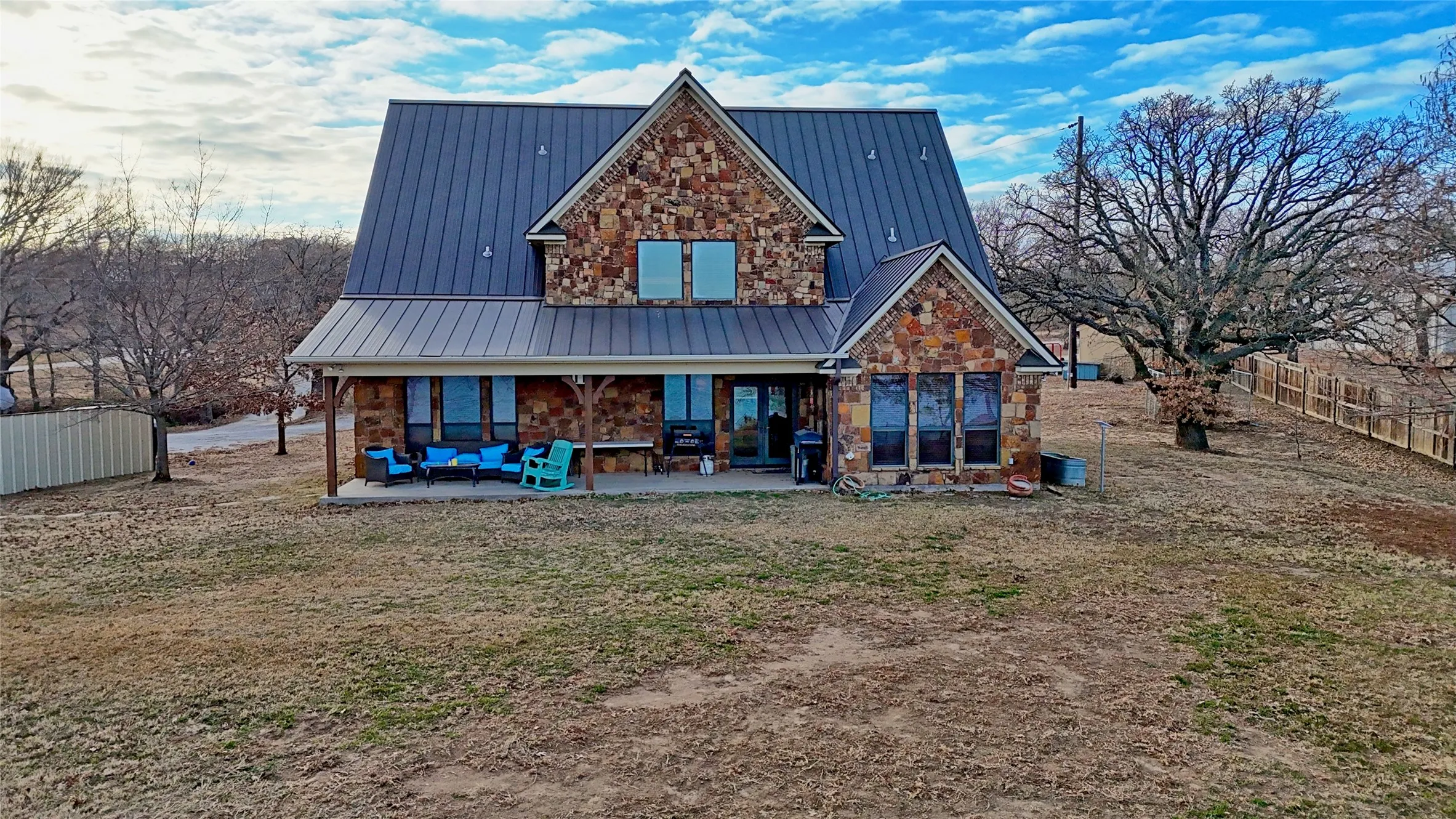 Single Family Residence For Sale in Montague County , 202 Storey Road, Nocona, Texas 76255, 3 Bedroom, 3 Bathroom, 2 Garage spaces, 3,636 Sqft, built in 2008, Preowned, mls#21157134, Real Estate Agent in Nocona, Homes For Sale in Montague county, Homes For Sale in Nocona, Realtor in Nocona Texas, Real Estate Brokerage Independent Realty Texas, Luminita Cordes Realtor