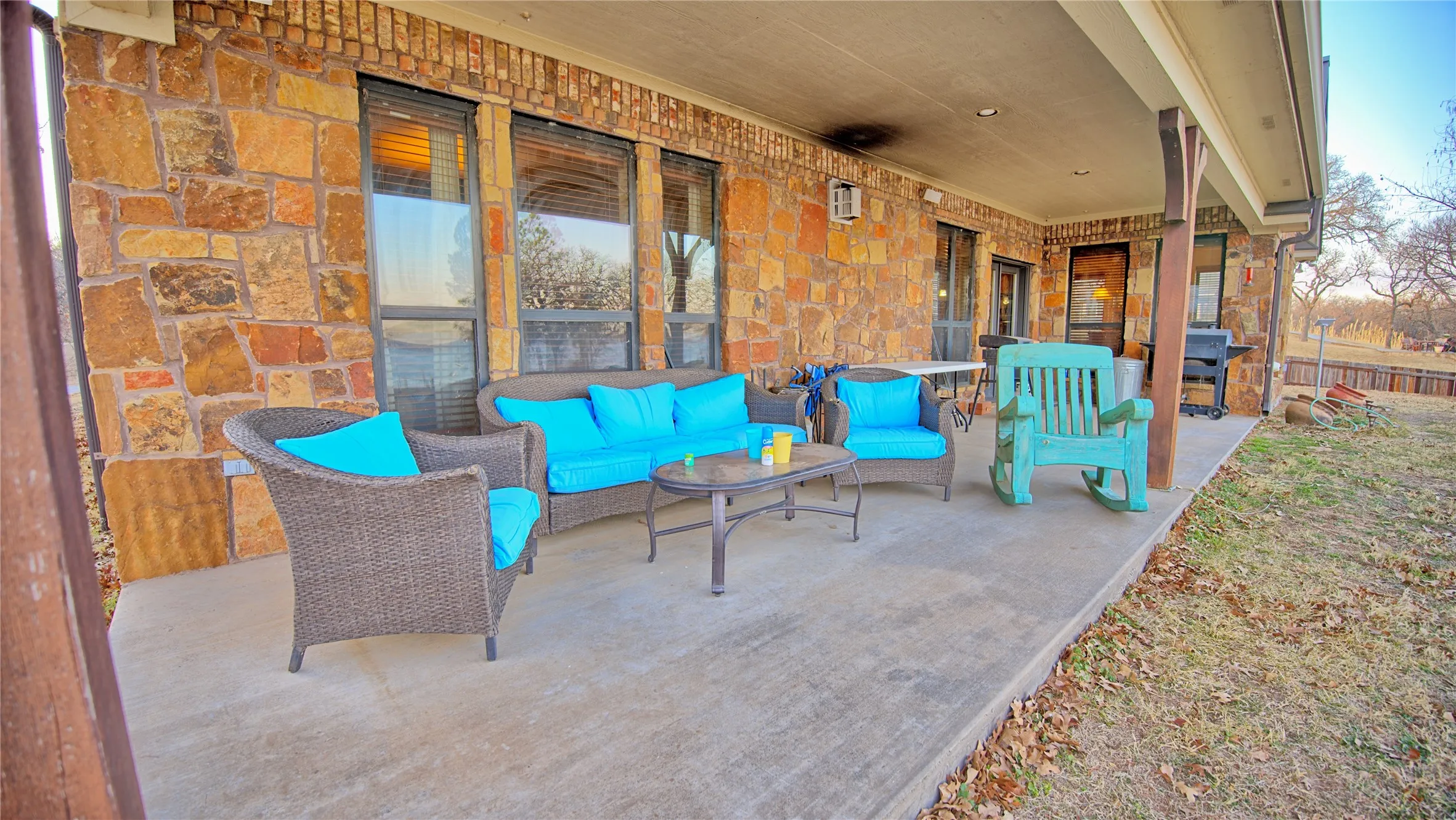 Single Family Residence For Sale in Montague County , 202 Storey Road, Nocona, Texas 76255, 3 Bedroom, 3 Bathroom, 2 Garage spaces, 3,636 Sqft, built in 2008, Preowned, mls#21157134, Real Estate Agent in Nocona, Homes For Sale in Montague county, Homes For Sale in Nocona, Realtor in Nocona Texas, Real Estate Brokerage Independent Realty Texas, Luminita Cordes Realtor