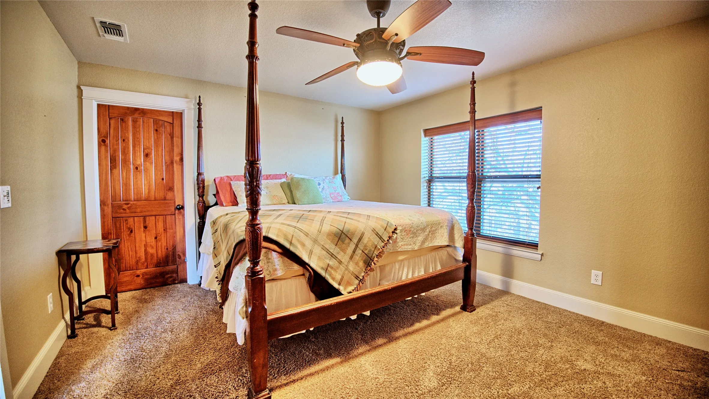 Single Family Residence For Sale in Montague County , 202 Storey Road, Nocona, Texas 76255, 3 Bedroom, 3 Bathroom, 2 Garage spaces, 3,636 Sqft, built in 2008, Preowned, mls#21157134, Real Estate Agent in Nocona, Homes For Sale in Montague county, Homes For Sale in Nocona, Realtor in Nocona Texas, Real Estate Brokerage Independent Realty Texas, Luminita Cordes Realtor