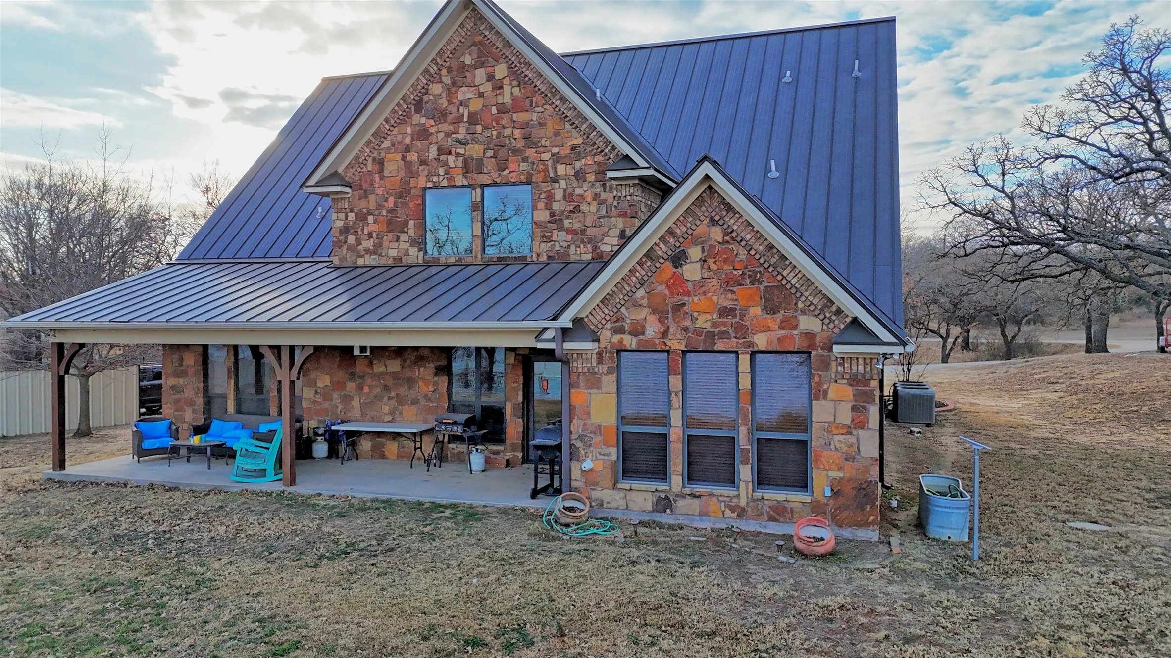 Single Family Residence For Sale in Montague County , 202 Storey Road, Nocona, Texas 76255, 3 Bedroom, 3 Bathroom, 2 Garage spaces, 3,636 Sqft, built in 2008, Preowned, mls#21157134, Real Estate Agent in Nocona, Homes For Sale in Montague county, Homes For Sale in Nocona, Realtor in Nocona Texas, Real Estate Brokerage Independent Realty Texas, Luminita Cordes Realtor