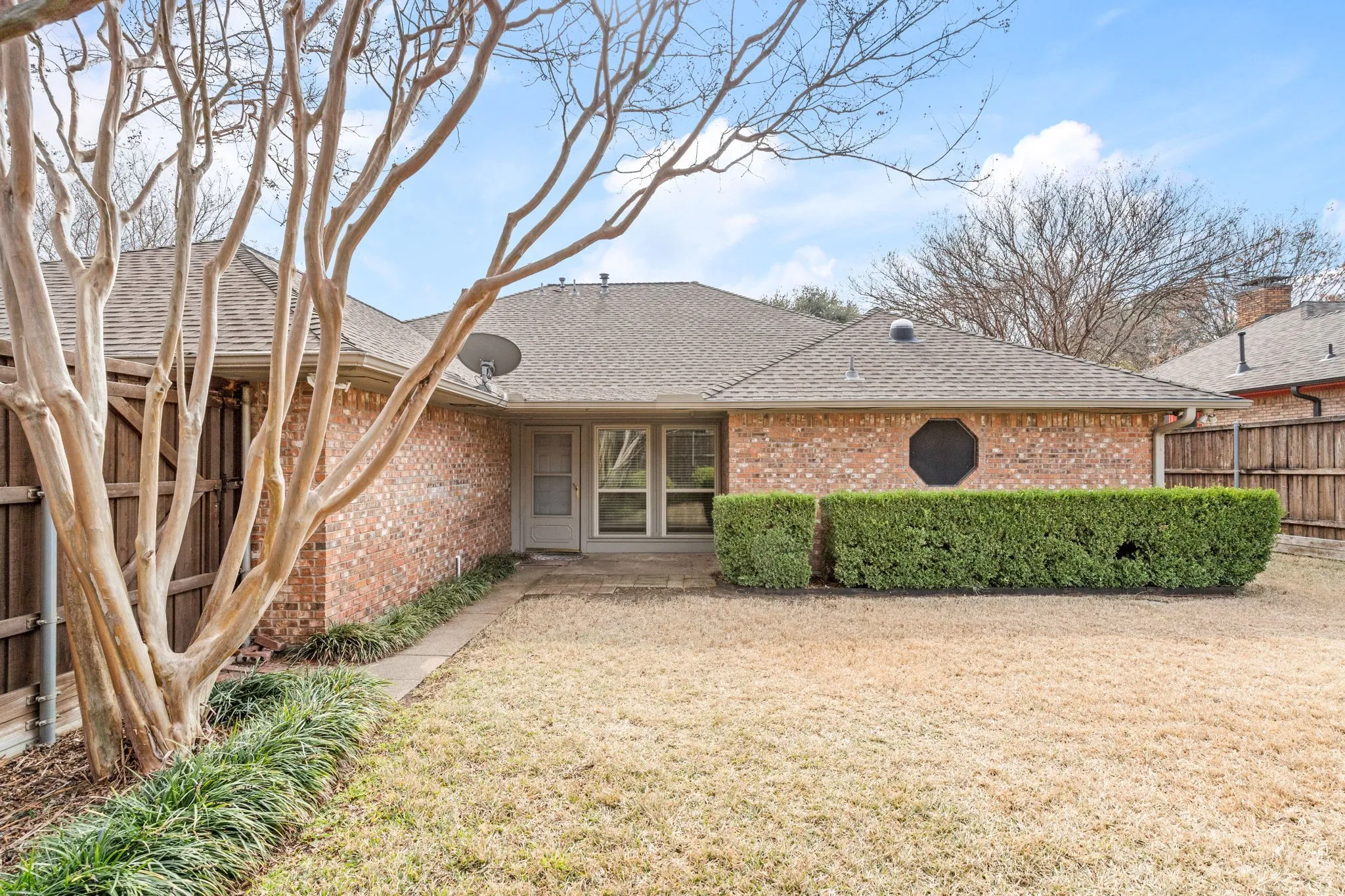 Single Family Residence For Sale in Dallas County , 533 Hidden Brooke Drive, De Soto, Texas 75115, 3 Bedroom, 3 Bathroom, 2 Garage spaces, 2,440 Sqft, built in 1984, mls#21155303, Real Estate Agent in De Soto, Homes For Sale in Dallas county, Homes For Sale in De Soto, Realtor in De Soto Texas, Real Estate Brokerage Independent Realty Texas, Luminita Cordes Realtor