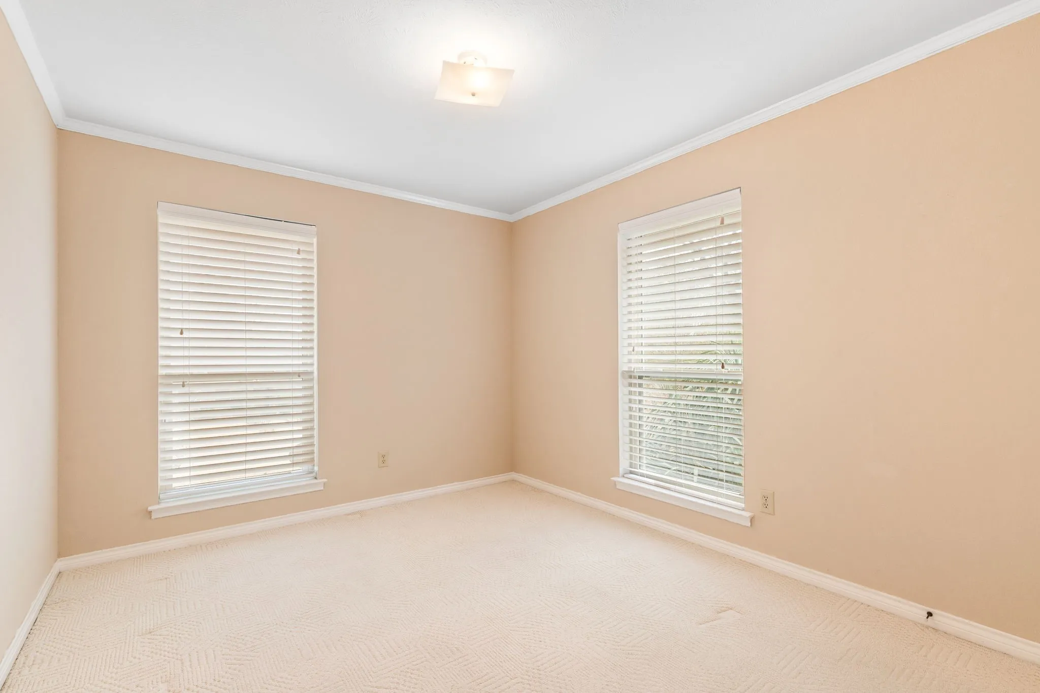 Single Family Residence For Sale in Dallas County , 533 Hidden Brooke Drive, De Soto, Texas 75115, 3 Bedroom, 3 Bathroom, 2 Garage spaces, 2,440 Sqft, built in 1984, mls#21155303, Real Estate Agent in De Soto, Homes For Sale in Dallas county, Homes For Sale in De Soto, Realtor in De Soto Texas, Real Estate Brokerage Independent Realty Texas, Luminita Cordes Realtor
