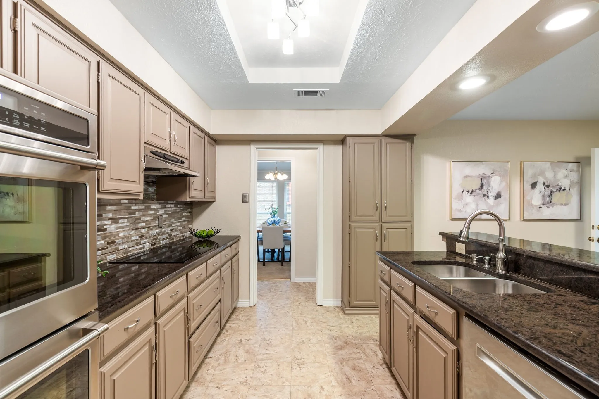 Single Family Residence For Sale in Dallas County , 533 Hidden Brooke Drive, De Soto, Texas 75115, 3 Bedroom, 3 Bathroom, 2 Garage spaces, 2,440 Sqft, built in 1984, mls#21155303, Real Estate Agent in De Soto, Homes For Sale in Dallas county, Homes For Sale in De Soto, Realtor in De Soto Texas, Real Estate Brokerage Independent Realty Texas, Luminita Cordes Realtor
