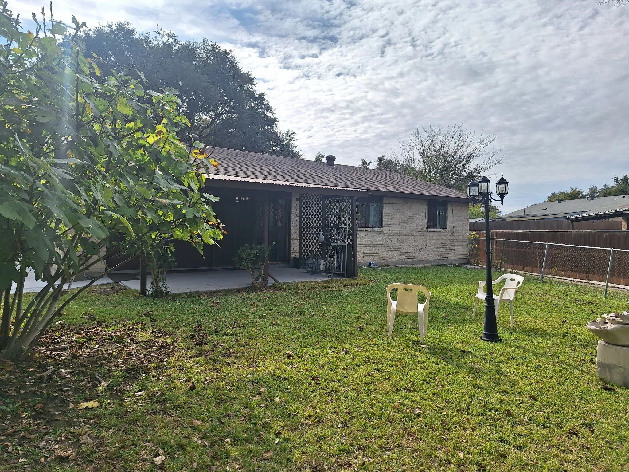 Single Family Residence For Sale in Dallas County , 326 E Ferndale Lane, Grand Prairie, Texas 75052, 4 Bedrooms, 2 Bathrooms, Garage spaces, 1,520 Sqft, built in 1974, Preowned, Price $290,000, mls#21157193, Real Estate Agent in Grand Prairie, Homes For Sale in Dallas county, Homes For Sale in Grand Prairie, Realtor in Grand Prairie Texas, Real Estate Brokerage Independent Realty Texas, Luminita Cordes Realtor