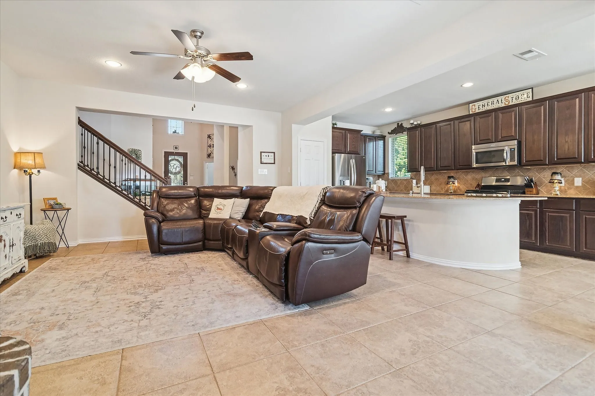 Single Family Residence For Sale in Collin County , 2614 Patriot Drive, Melissa, Texas 75454, 4 Bedroom, 4 Bathroom, 2 Garage spaces, 2,964 Sqft, built in 2011, Preowned, mls#21157253, Real Estate Agent in Melissa, Homes For Sale in Collin county, Homes For Sale in Melissa, Realtor in Melissa Texas, Real Estate Brokerage Independent Realty Texas, Luminita Cordes Realtor