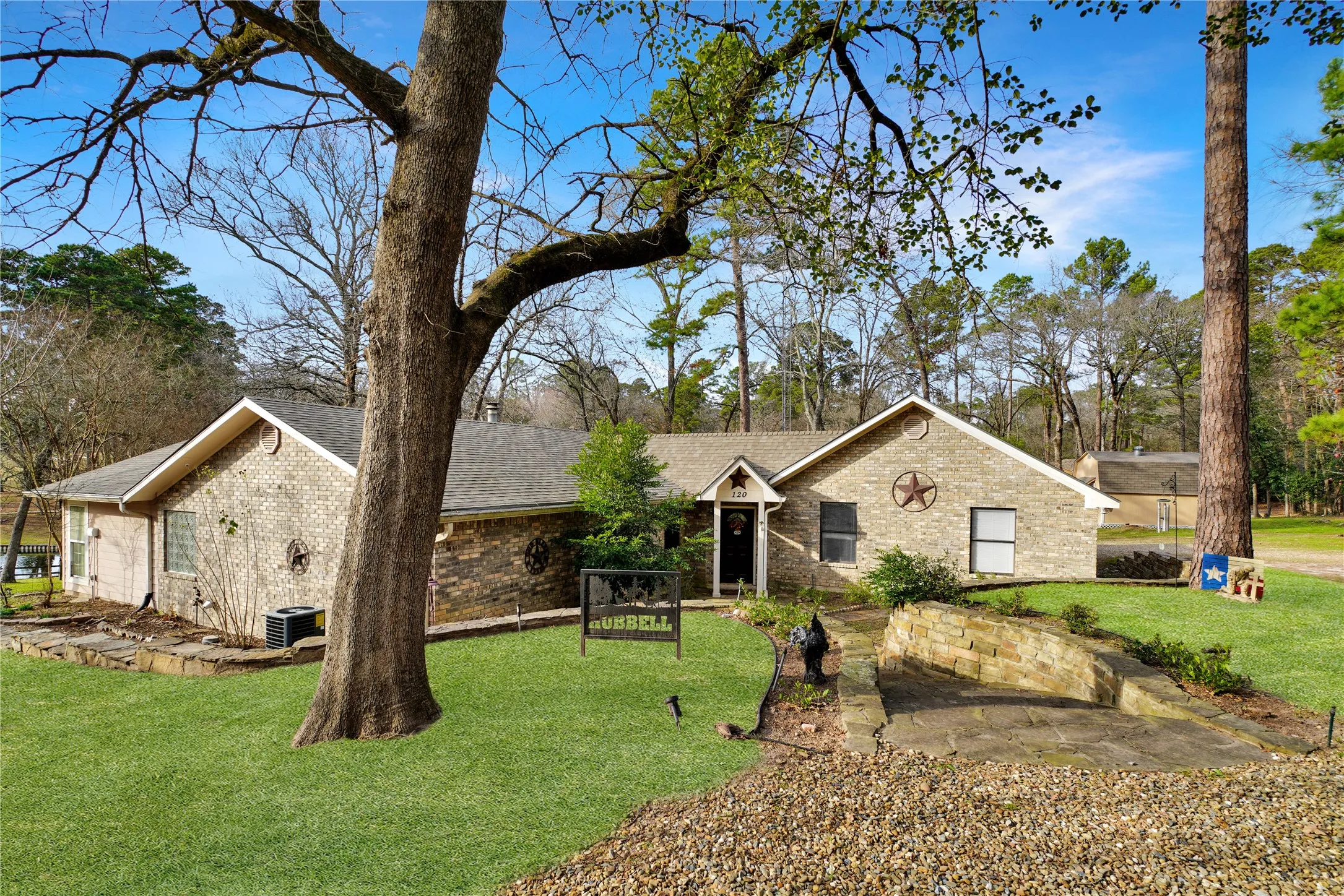 Single Family Residence For Sale in Wood County , 120 Rainbow Cove, Holly Lake Ranch, Texas 75765, 3 Bedroom, 3 Bathroom, 2 Garage spaces, 2,360 Sqft, built in 1985, mls#21157256, Real Estate Agent in Holly Lake Ranch, Homes For Sale in Wood county, Homes For Sale in Holly Lake Ranch, Realtor in Holly Lake Ranch Texas, Real Estate Brokerage Independent Realty Texas, Luminita Cordes Realtor