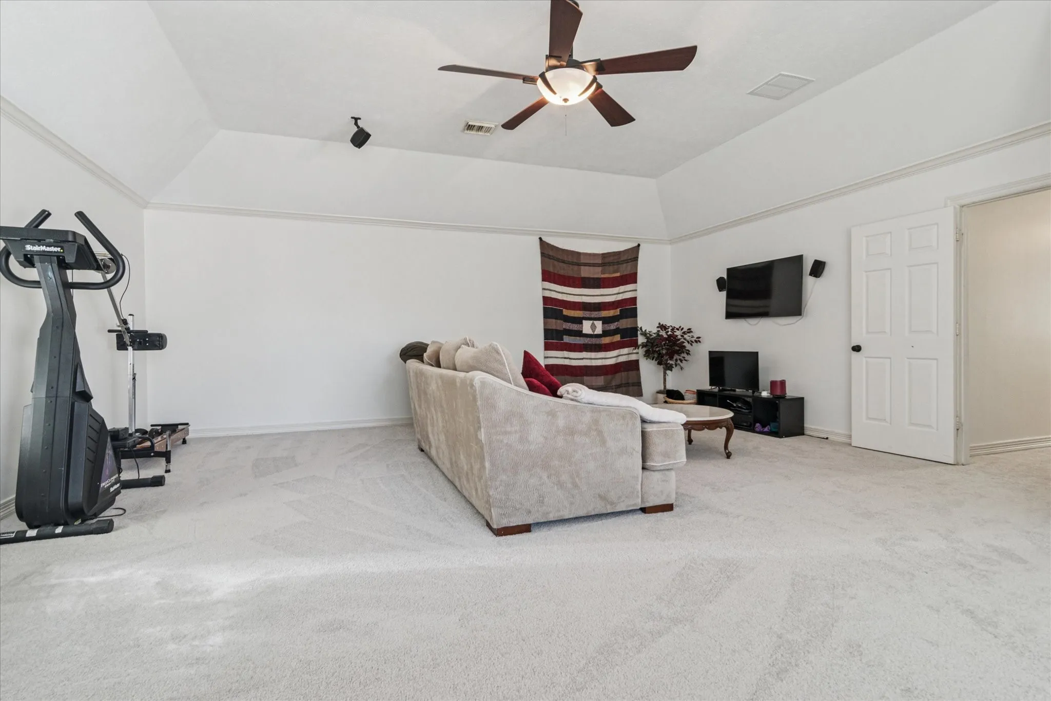 Single Family Residence For Sale in Dallas County , 2200 Southern Oak Drive, Irving, Texas 75063, 4 Bedroom, 4 Bathroom, 2 Garage spaces, 4,485 Sqft, built in 1990, Preowned, mls#21155434, Real Estate Agent in Irving, Homes For Sale in Dallas county, Homes For Sale in Irving, Realtor in Irving Texas, Real Estate Brokerage Independent Realty Texas, Luminita Cordes Realtor