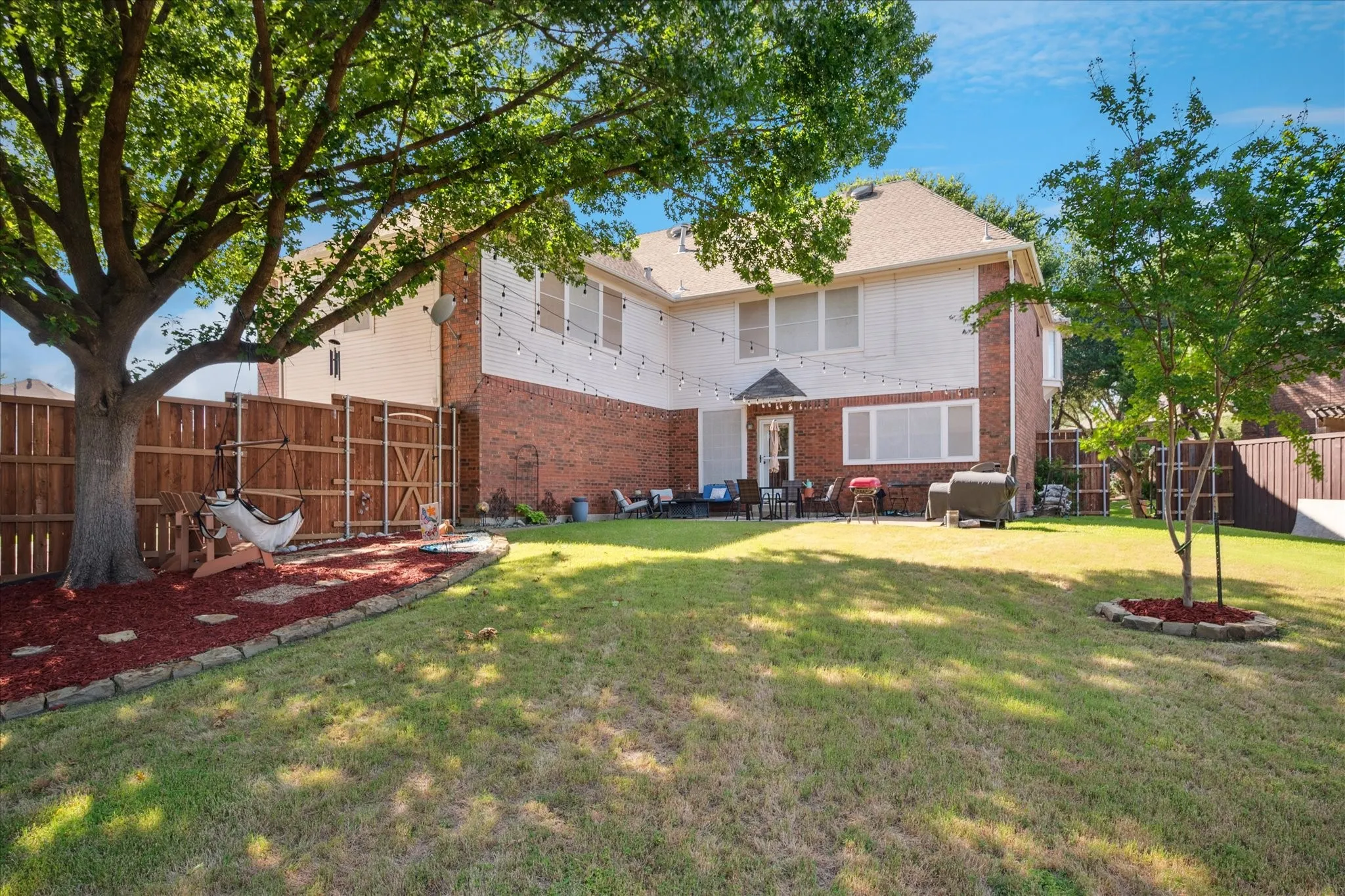 Single Family Residence For Sale in Dallas County , 2200 Southern Oak Drive, Irving, Texas 75063, 4 Bedroom, 4 Bathroom, 2 Garage spaces, 4,485 Sqft, built in 1990, Preowned, mls#21155434, Real Estate Agent in Irving, Homes For Sale in Dallas county, Homes For Sale in Irving, Realtor in Irving Texas, Real Estate Brokerage Independent Realty Texas, Luminita Cordes Realtor