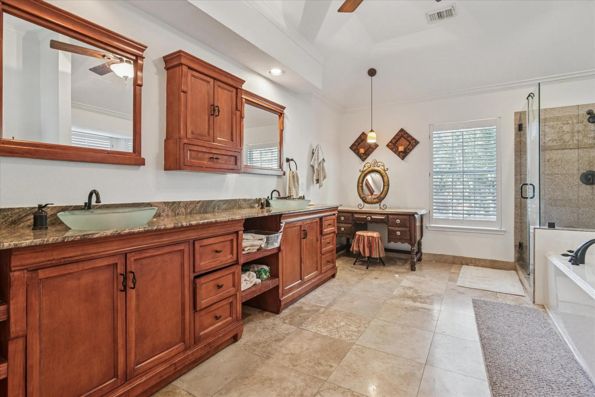 Single Family Residence For Sale in Dallas County , 2200 Southern Oak Drive, Irving, Texas 75063, 4 Bedroom, 4 Bathroom, 2 Garage spaces, 4,485 Sqft, built in 1990, Preowned, mls#21155434, Real Estate Agent in Irving, Homes For Sale in Dallas county, Homes For Sale in Irving, Realtor in Irving Texas, Real Estate Brokerage Independent Realty Texas, Luminita Cordes Realtor