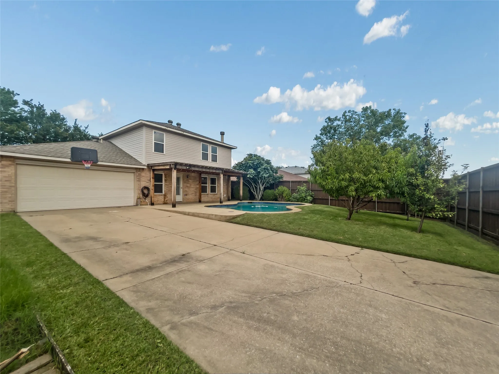Single Family Residence For Sale in Collin County , 1303 Starpoint Lane, Wylie, Texas 75098, 4 Bedroom, 3 Bathroom, 2 Garage spaces, 2,293 Sqft, built in 1999, Preowned, mls#21157332, Real Estate Agent in Wylie, Homes For Sale in Collin county, Homes For Sale in Wylie, Realtor in Wylie Texas, Real Estate Brokerage Independent Realty Texas, Luminita Cordes Realtor