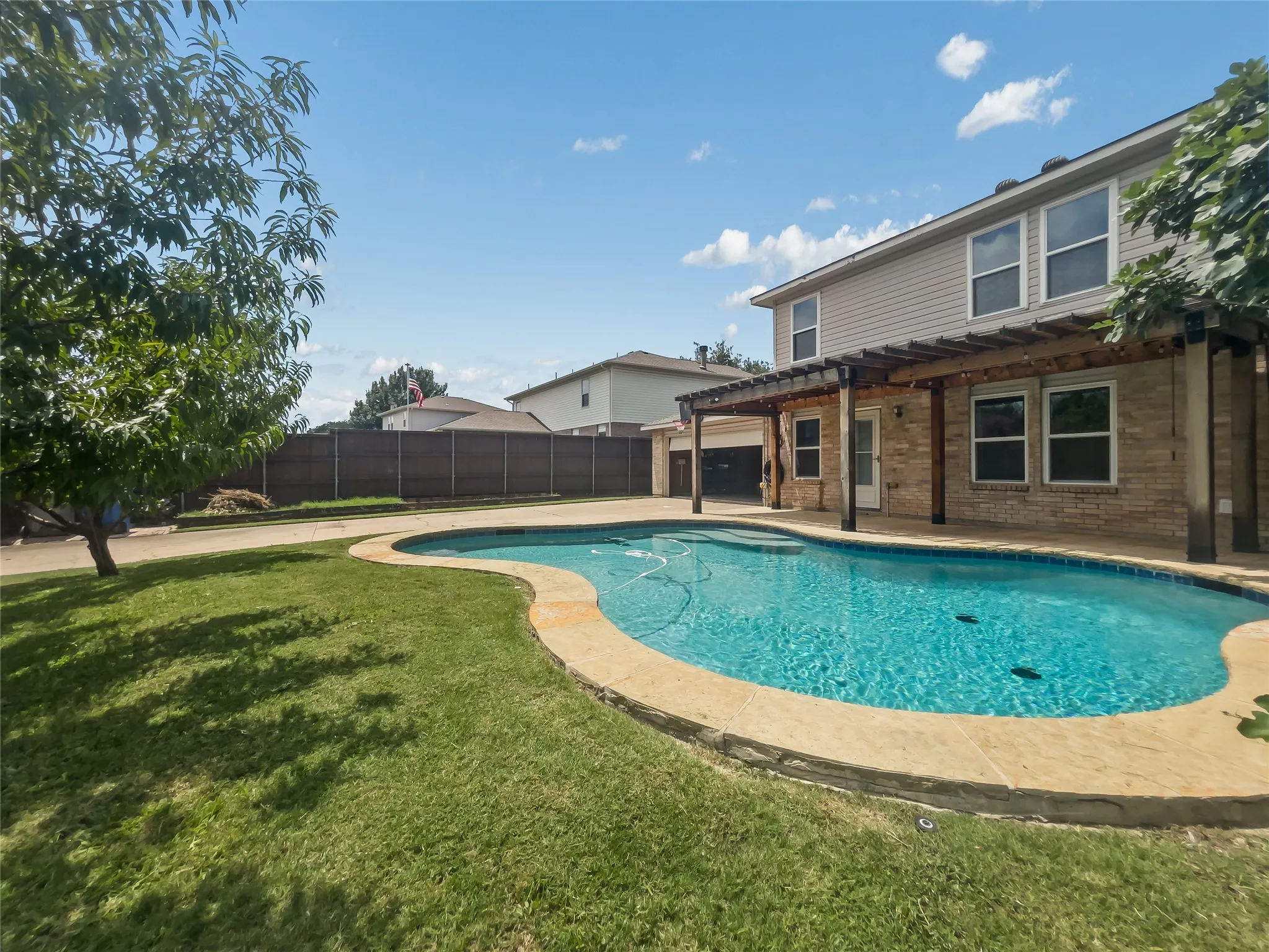 Single Family Residence For Sale in Collin County , 1303 Starpoint Lane, Wylie, Texas 75098, 4 Bedroom, 3 Bathroom, 2 Garage spaces, 2,293 Sqft, built in 1999, Preowned, mls#21157332, Real Estate Agent in Wylie, Homes For Sale in Collin county, Homes For Sale in Wylie, Realtor in Wylie Texas, Real Estate Brokerage Independent Realty Texas, Luminita Cordes Realtor