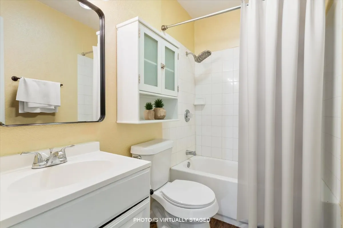 Single Family Residence For Sale in Falls County , 102 E Southland Avenue, Marlin, Texas 76661, 3 Bedrooms, 1 Bathroom, Garage spaces, 1,632 Sqft, built in 1954, Price $155,000, mls#21157359, Real Estate Agent in Marlin, Homes For Sale in Falls county, Homes For Sale in Marlin, Realtor in Marlin Texas, Real Estate Brokerage Independent Realty Texas, Luminita Cordes Realtor