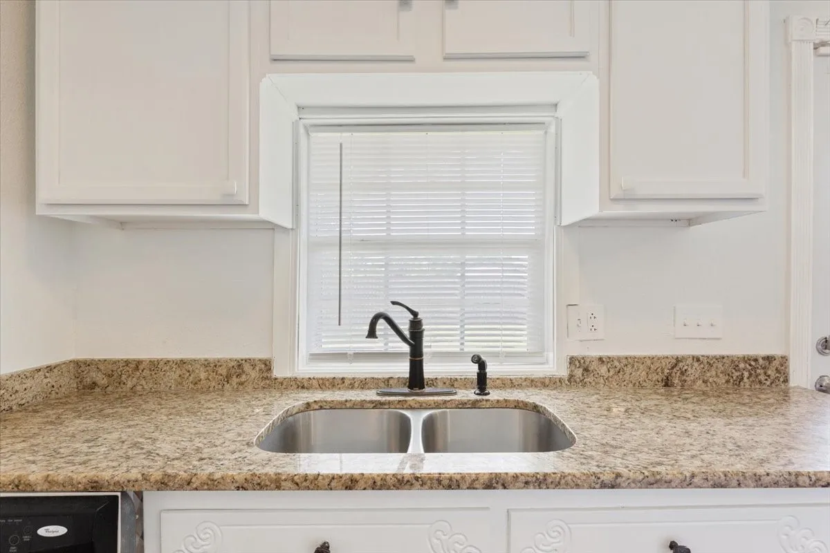 Single Family Residence For Sale in Falls County , 102 E Southland Avenue, Marlin, Texas 76661, 3 Bedrooms, 1 Bathroom, Garage spaces, 1,632 Sqft, built in 1954, Price $155,000, mls#21157359, Real Estate Agent in Marlin, Homes For Sale in Falls county, Homes For Sale in Marlin, Realtor in Marlin Texas, Real Estate Brokerage Independent Realty Texas, Luminita Cordes Realtor
