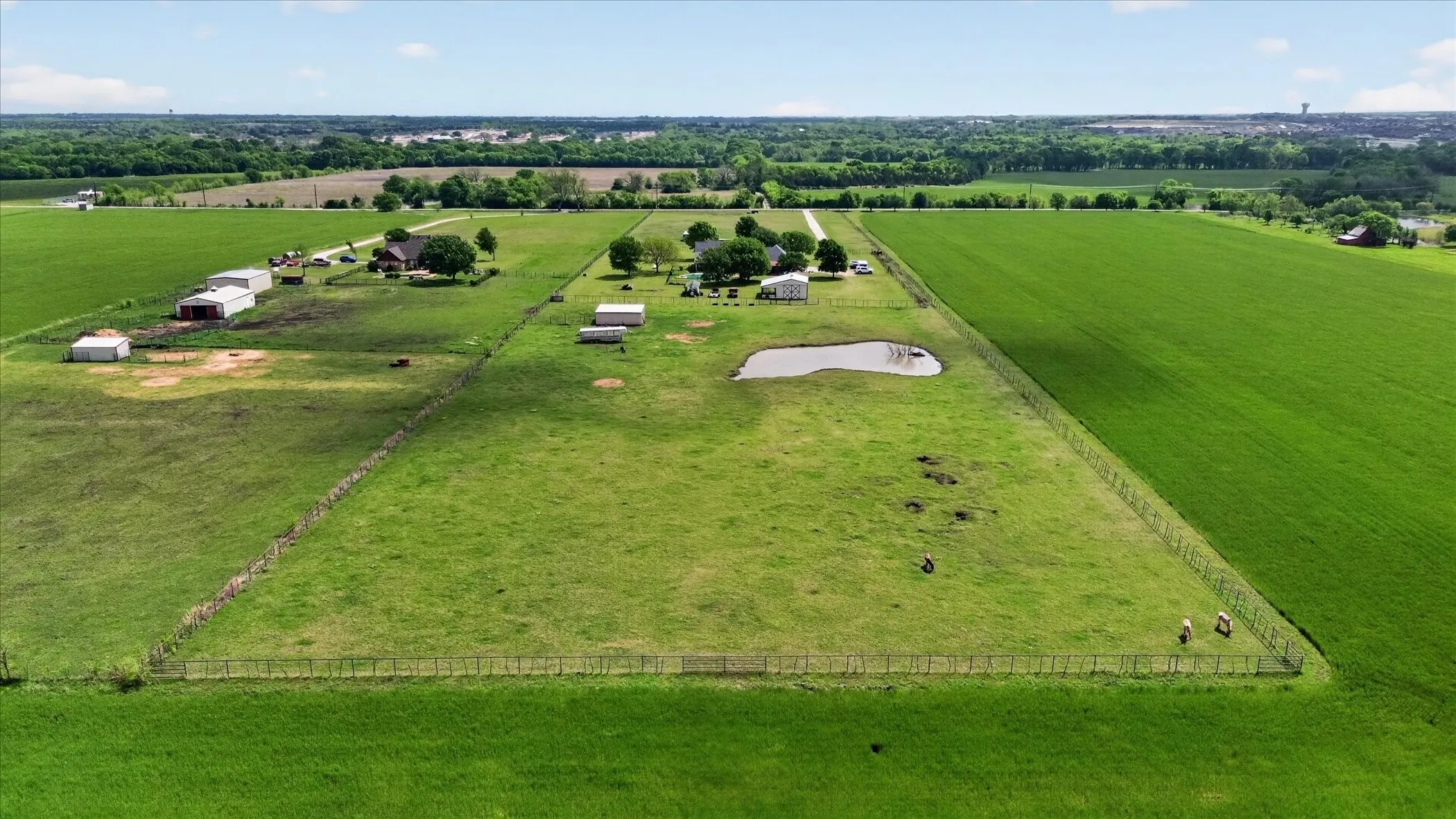 Single Family Residence For Sale in Collin County , 10917 County Road 290, Anna, Texas 75409, 4 Bedroom, 3 Bathroom, 2 Garage spaces, 2,431 Sqft, built in 1999, Preowned, mls#21157366, Real Estate Agent in Anna, Homes For Sale in Collin county, Homes For Sale in Anna, Realtor in Anna Texas, Real Estate Brokerage Independent Realty Texas, Luminita Cordes Realtor