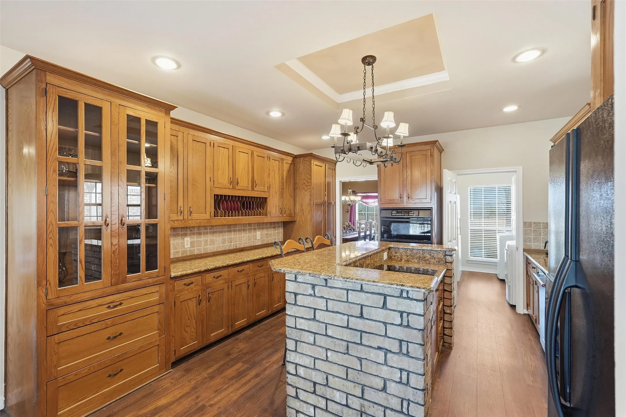 Check out all the cabinet and counter space...