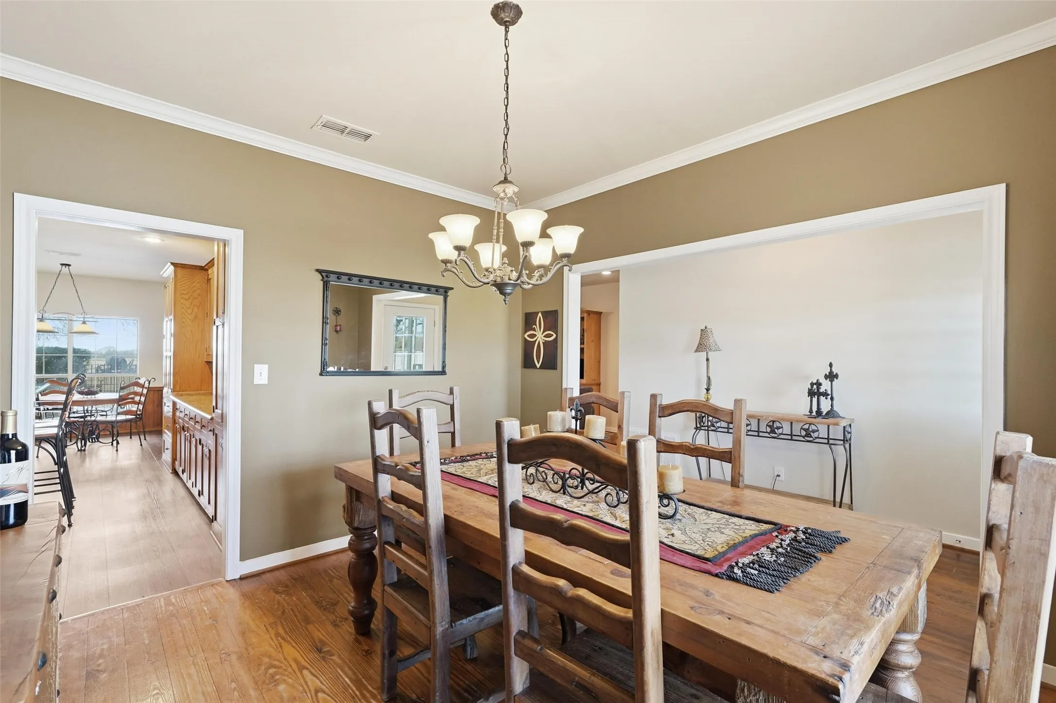 Great flow from kitchen to dining room.