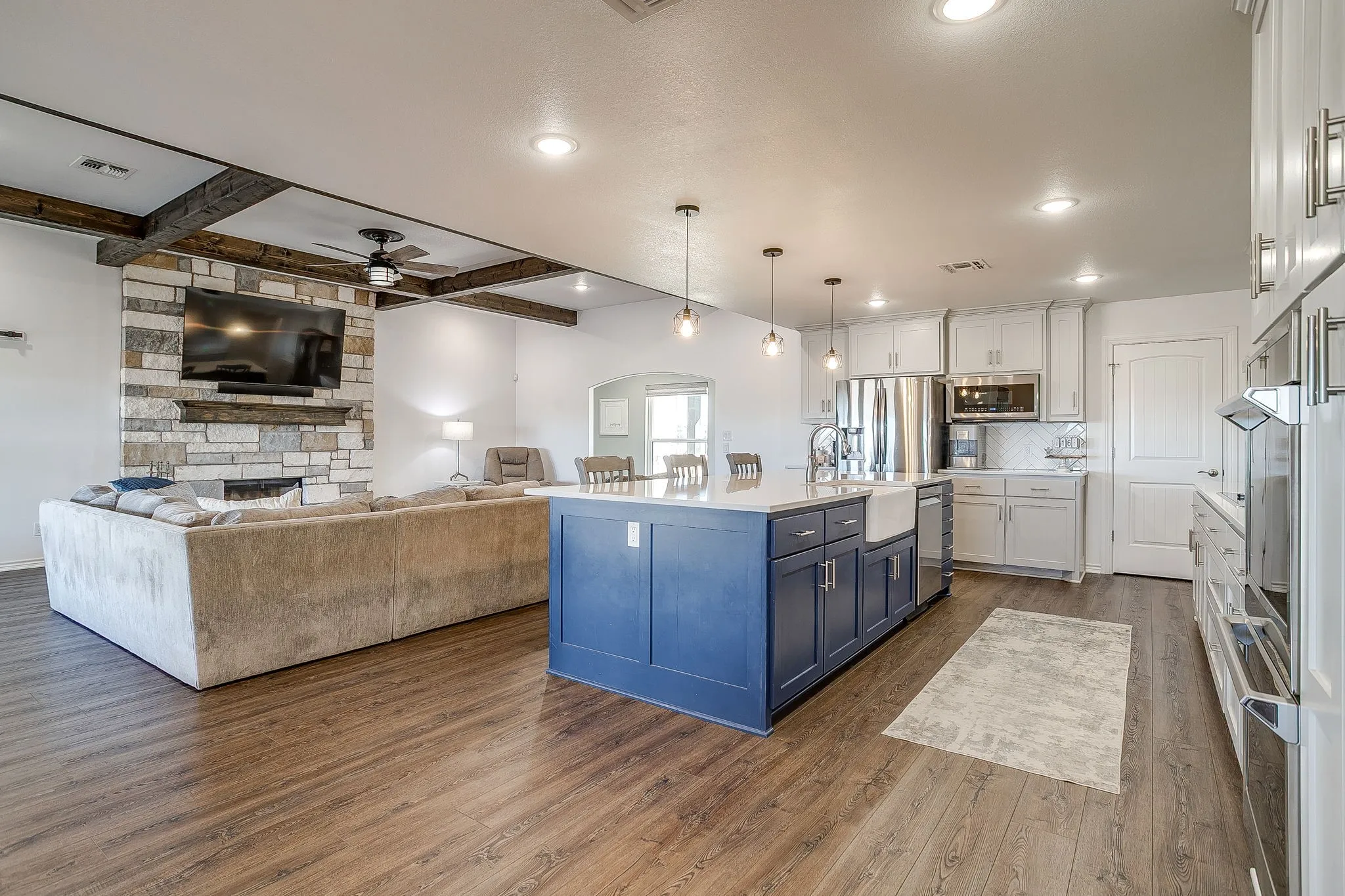 Single Family Residence For Sale in Young County , 733 Fm 2652, Graham, Texas 76450, 3 Bedroom, 4 Bathroom, 3 Garage spaces, 2,852 Sqft, built in 2019, Preowned, mls#21156994, Real Estate Agent in Graham, Homes For Sale in Young county, Homes For Sale in Graham, Realtor in Graham Texas, Real Estate Brokerage Independent Realty Texas, Luminita Cordes Realtor