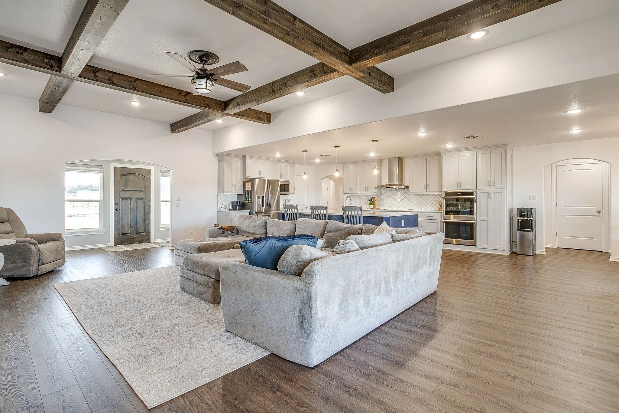 Single Family Residence For Sale in Young County , 733 Fm 2652, Graham, Texas 76450, 3 Bedroom, 4 Bathroom, 3 Garage spaces, 2,852 Sqft, built in 2019, Preowned, mls#21156994, Real Estate Agent in Graham, Homes For Sale in Young county, Homes For Sale in Graham, Realtor in Graham Texas, Real Estate Brokerage Independent Realty Texas, Luminita Cordes Realtor