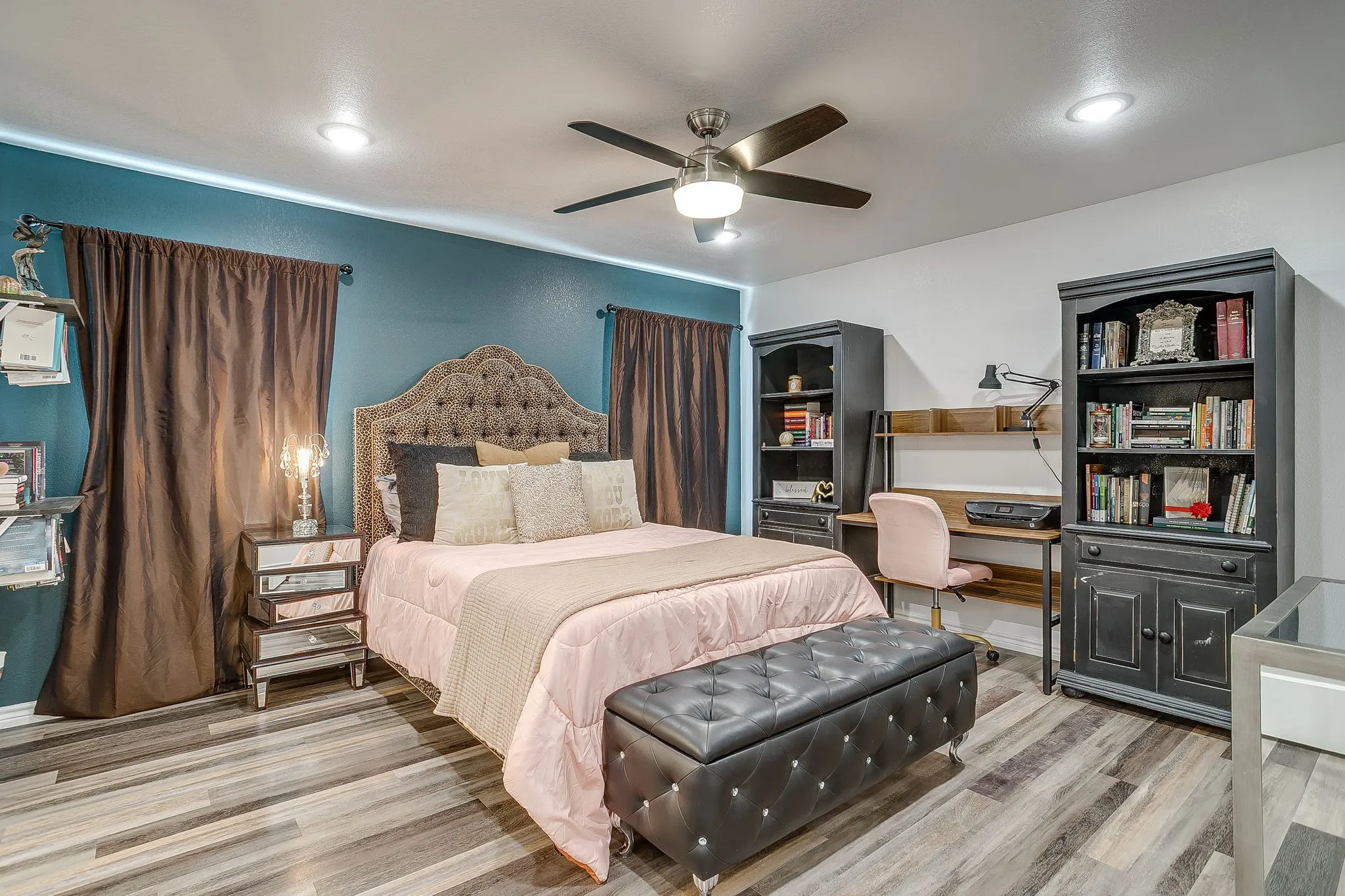Single Family Residence For Sale in Young County , 733 Fm 2652, Graham, Texas 76450, 3 Bedroom, 4 Bathroom, 3 Garage spaces, 2,852 Sqft, built in 2019, Preowned, mls#21156994, Real Estate Agent in Graham, Homes For Sale in Young county, Homes For Sale in Graham, Realtor in Graham Texas, Real Estate Brokerage Independent Realty Texas, Luminita Cordes Realtor