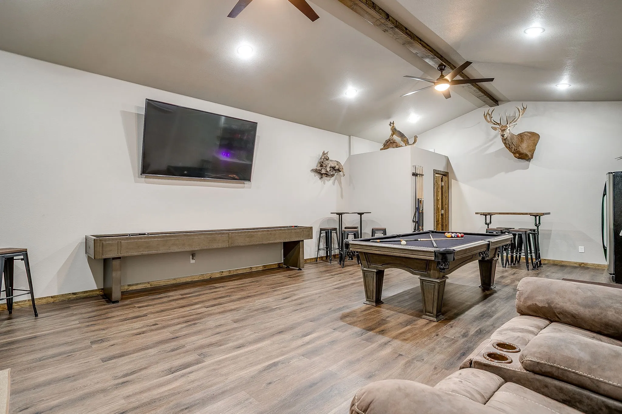 Single Family Residence For Sale in Young County , 733 Fm 2652, Graham, Texas 76450, 3 Bedroom, 4 Bathroom, 3 Garage spaces, 2,852 Sqft, built in 2019, Preowned, mls#21156994, Real Estate Agent in Graham, Homes For Sale in Young county, Homes For Sale in Graham, Realtor in Graham Texas, Real Estate Brokerage Independent Realty Texas, Luminita Cordes Realtor