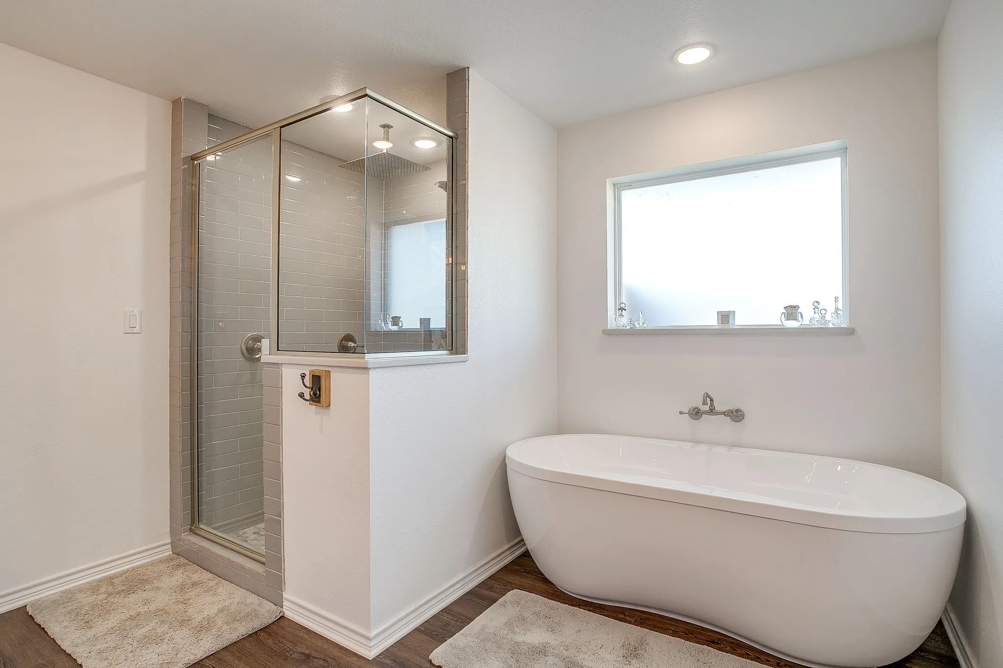 Single Family Residence For Sale in Young County , 733 Fm 2652, Graham, Texas 76450, 3 Bedroom, 4 Bathroom, 3 Garage spaces, 2,852 Sqft, built in 2019, Preowned, mls#21156994, Real Estate Agent in Graham, Homes For Sale in Young county, Homes For Sale in Graham, Realtor in Graham Texas, Real Estate Brokerage Independent Realty Texas, Luminita Cordes Realtor