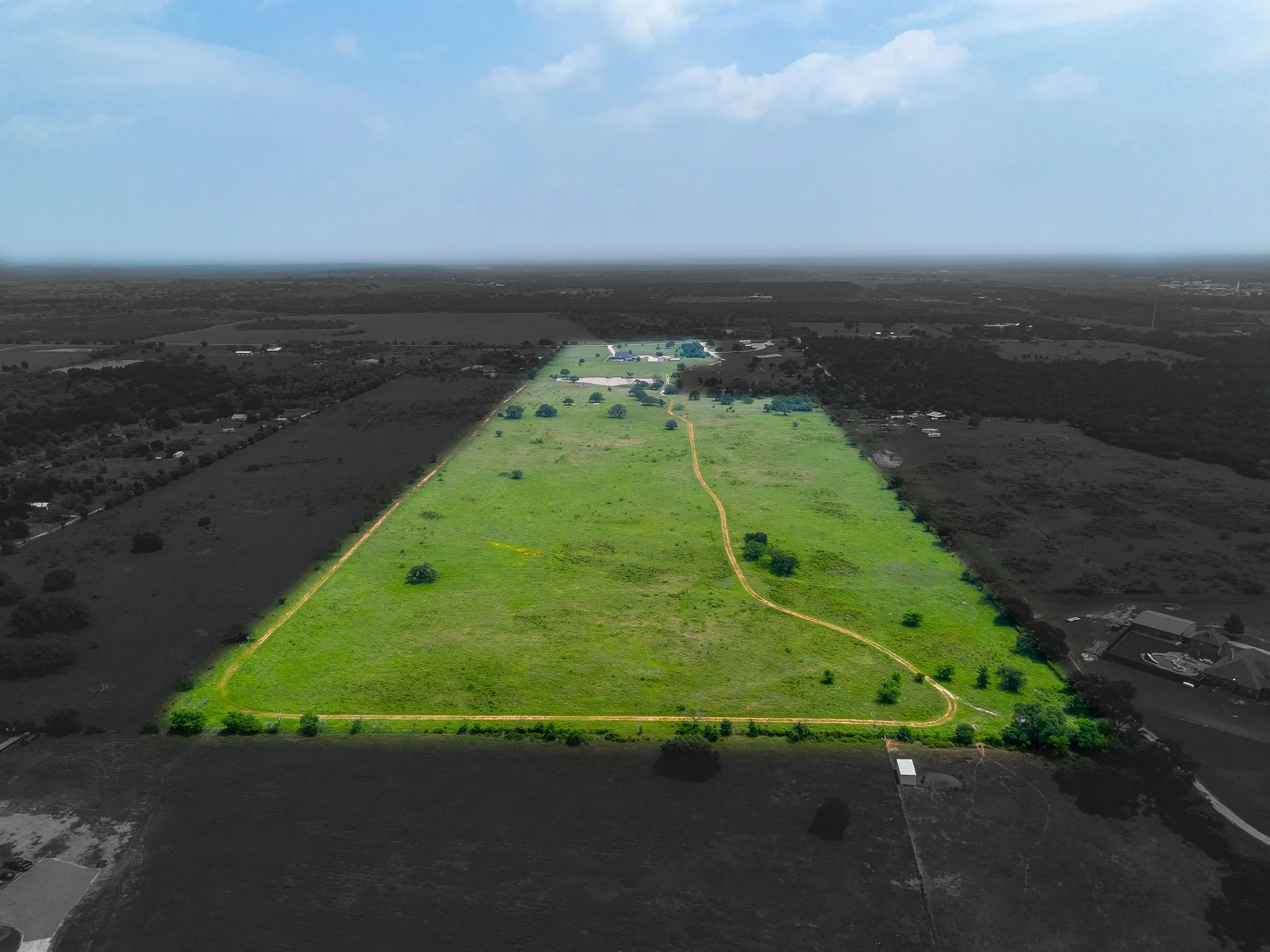 Single Family Residence For Sale in Young County , 733 Fm 2652, Graham, Texas 76450, 3 Bedroom, 4 Bathroom, 3 Garage spaces, 2,852 Sqft, built in 2019, Preowned, mls#21156994, Real Estate Agent in Graham, Homes For Sale in Young county, Homes For Sale in Graham, Realtor in Graham Texas, Real Estate Brokerage Independent Realty Texas, Luminita Cordes Realtor