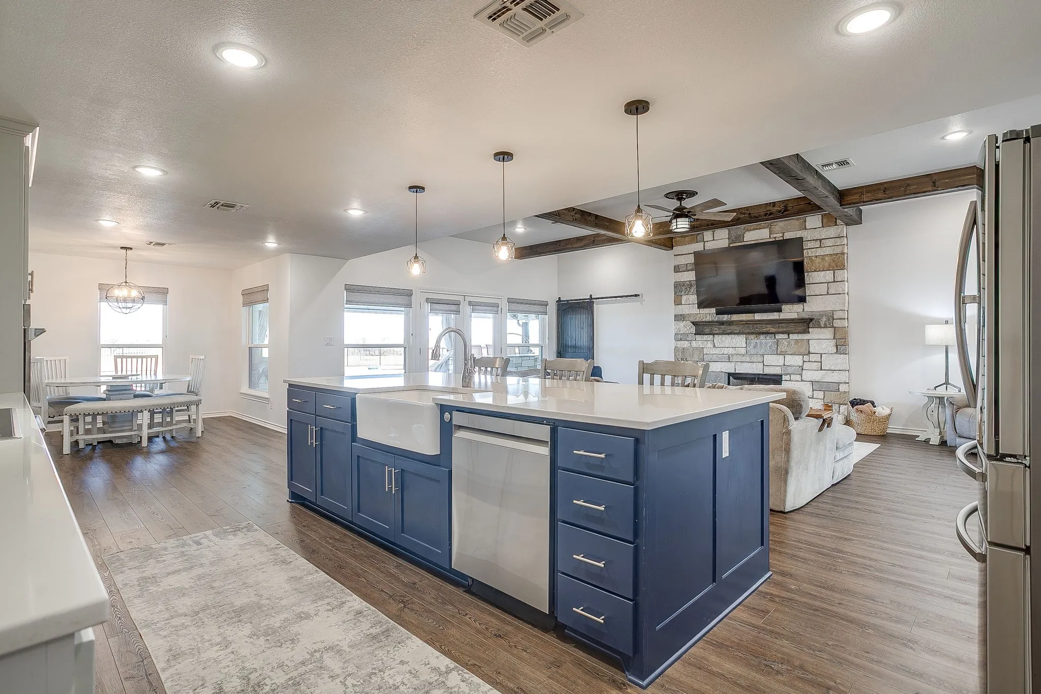 Single Family Residence For Sale in Young County , 733 Fm 2652, Graham, Texas 76450, 3 Bedroom, 4 Bathroom, 3 Garage spaces, 2,852 Sqft, built in 2019, Preowned, mls#21156994, Real Estate Agent in Graham, Homes For Sale in Young county, Homes For Sale in Graham, Realtor in Graham Texas, Real Estate Brokerage Independent Realty Texas, Luminita Cordes Realtor
