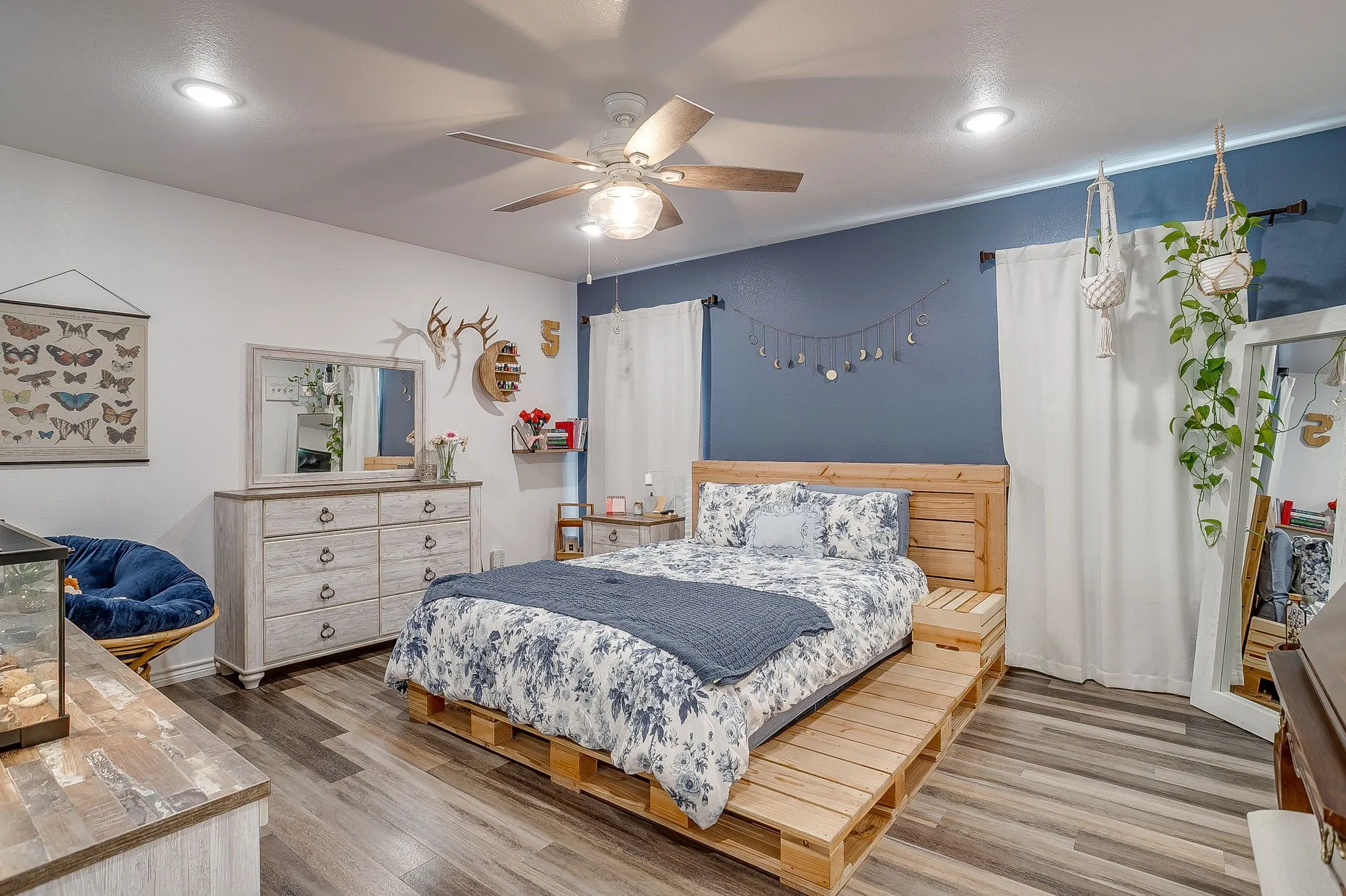 Single Family Residence For Sale in Young County , 733 Fm 2652, Graham, Texas 76450, 3 Bedroom, 4 Bathroom, 3 Garage spaces, 2,852 Sqft, built in 2019, Preowned, mls#21156994, Real Estate Agent in Graham, Homes For Sale in Young county, Homes For Sale in Graham, Realtor in Graham Texas, Real Estate Brokerage Independent Realty Texas, Luminita Cordes Realtor