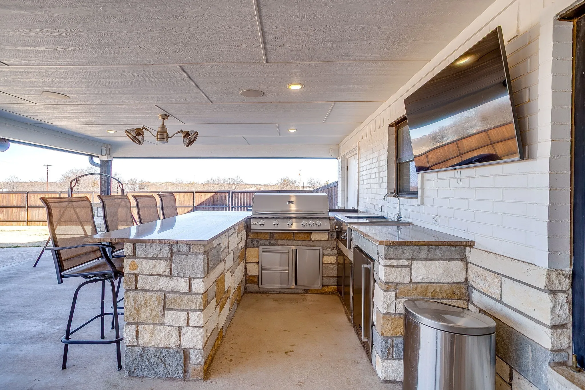 Single Family Residence For Sale in Young County , 733 Fm 2652, Graham, Texas 76450, 3 Bedroom, 4 Bathroom, 3 Garage spaces, 2,852 Sqft, built in 2019, Preowned, mls#21156994, Real Estate Agent in Graham, Homes For Sale in Young county, Homes For Sale in Graham, Realtor in Graham Texas, Real Estate Brokerage Independent Realty Texas, Luminita Cordes Realtor