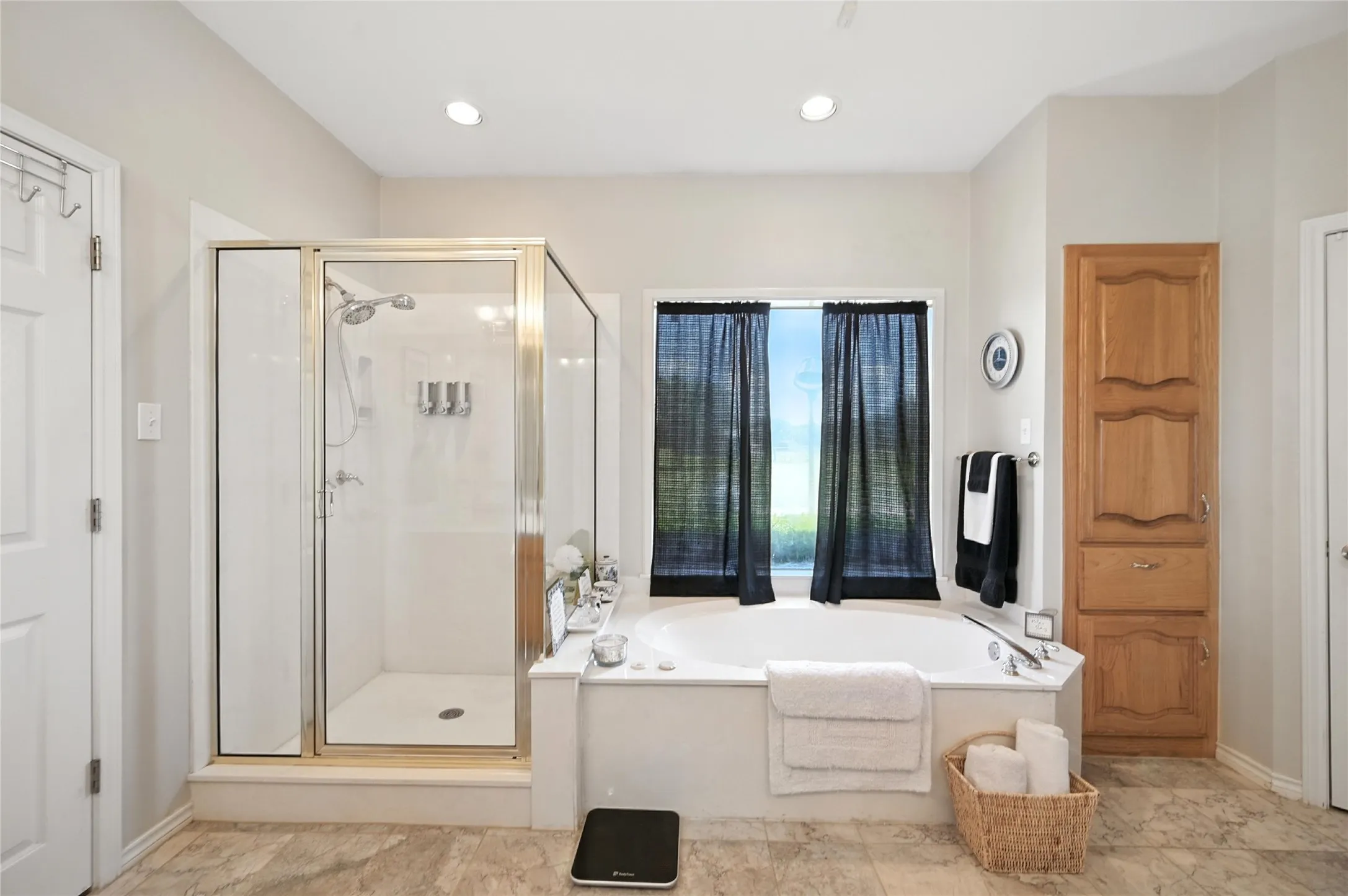 Farm For Sale in Rains County , 2134 Rs County Road 1402, Point, Texas 75472, 4 Bedroom, 3 Bathroom, 3 Garage spaces, 2,872 Sqft, built in 1997, Preowned, mls#21156714, Real Estate Agent in Point, Homes For Sale in Rains county, Homes For Sale in Point, Realtor in Point Texas, Real Estate Brokerage Independent Realty Texas, Luminita Cordes Realtor