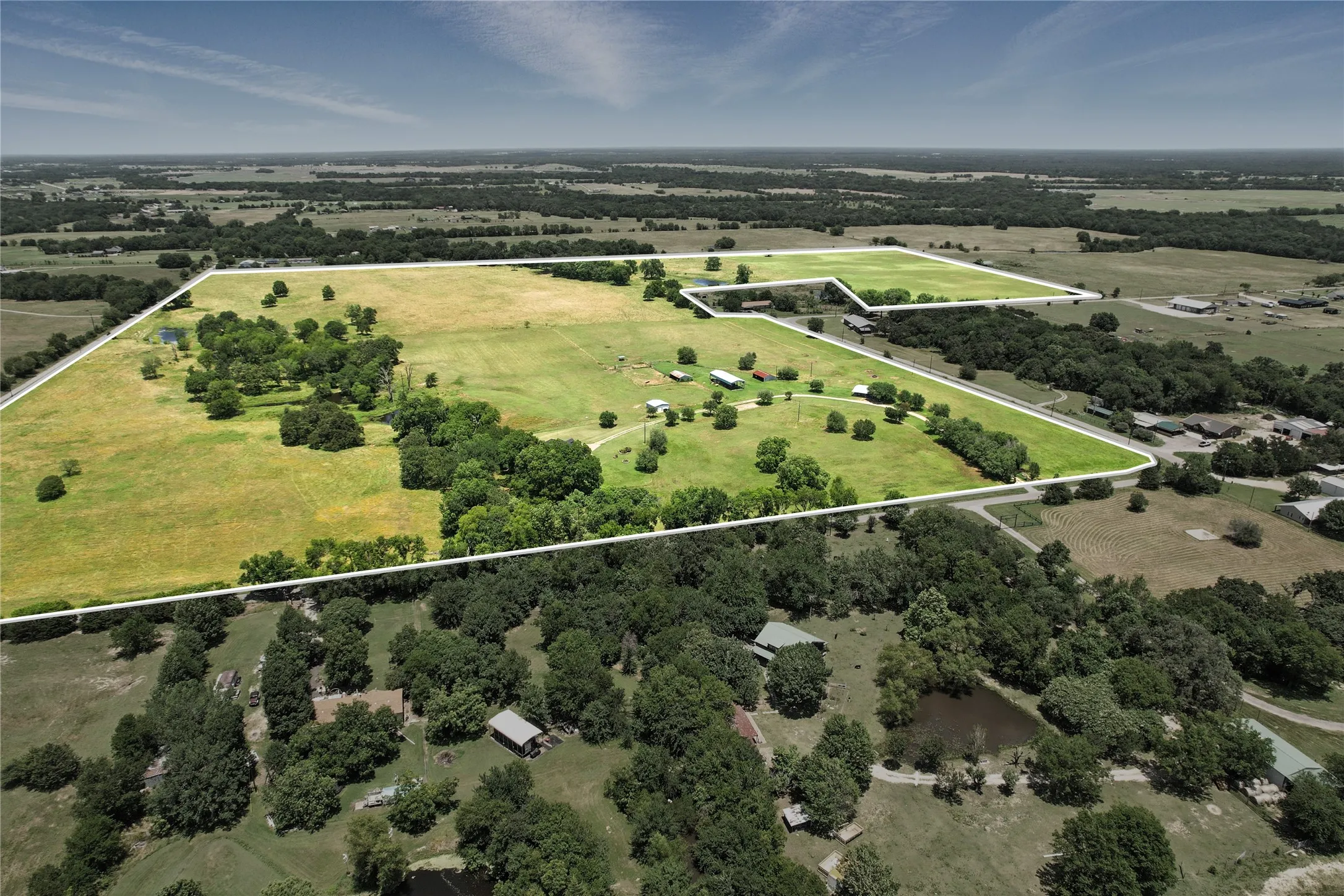 Farm For Sale in Rains County , 2134 Rs County Road 1402, Point, Texas 75472, 4 Bedroom, 3 Bathroom, 3 Garage spaces, 2,872 Sqft, built in 1997, Preowned, mls#21156714, Real Estate Agent in Point, Homes For Sale in Rains county, Homes For Sale in Point, Realtor in Point Texas, Real Estate Brokerage Independent Realty Texas, Luminita Cordes Realtor