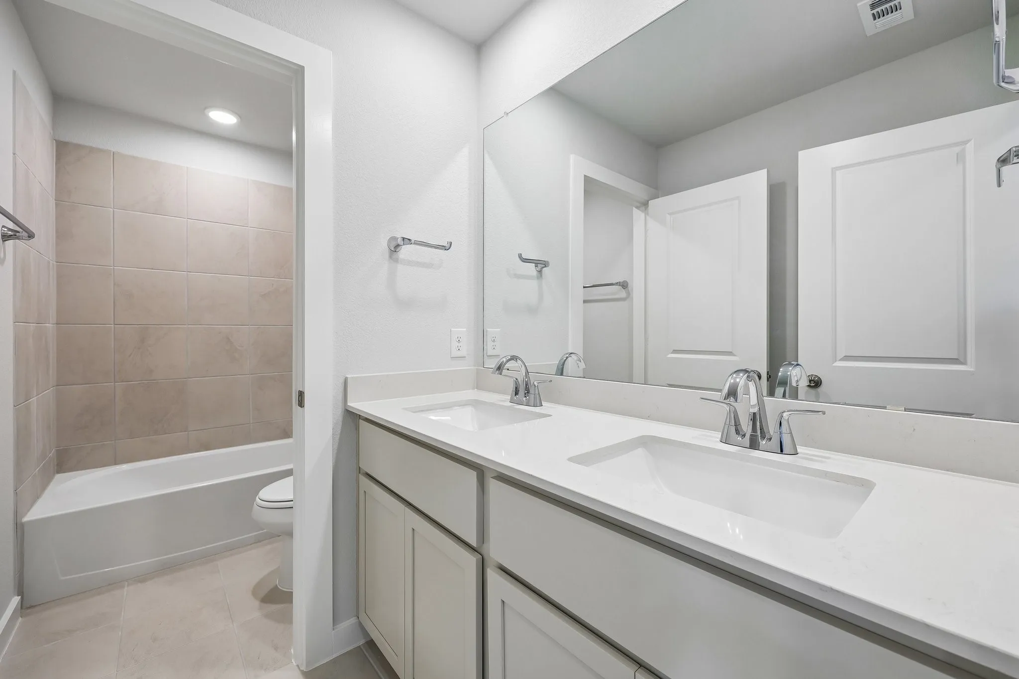 Single Family Residence For Sale in Kaufman County , 725 Vineyard Way, Forney, Texas 75126, 3 Bedroom, 3 Bathroom, 3 Garage spaces, 2,172 Sqft, built in 2026, New Construction - Incomplete, mls#21157431, Real Estate Agent in Forney, Homes For Sale in Kaufman county, Homes For Sale in Forney, Realtor in Forney Texas, Real Estate Brokerage Independent Realty Texas, Luminita Cordes Realtor