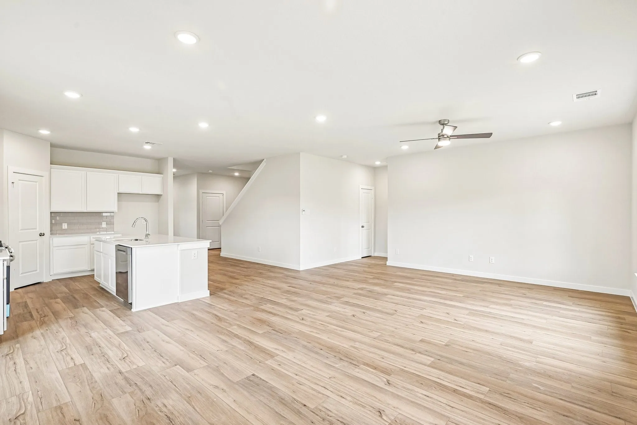 Single Family Residence For Sale in Kaufman County , 712 Vineyard Way, Forney, Texas 75126, 4 Bedroom, 3 Bathroom, 3 Garage spaces, 2,730 Sqft, built in 2026, New Construction - Incomplete, mls#21157433, Real Estate Agent in Forney, Homes For Sale in Kaufman county, Homes For Sale in Forney, Realtor in Forney Texas, Real Estate Brokerage Independent Realty Texas, Luminita Cordes Realtor