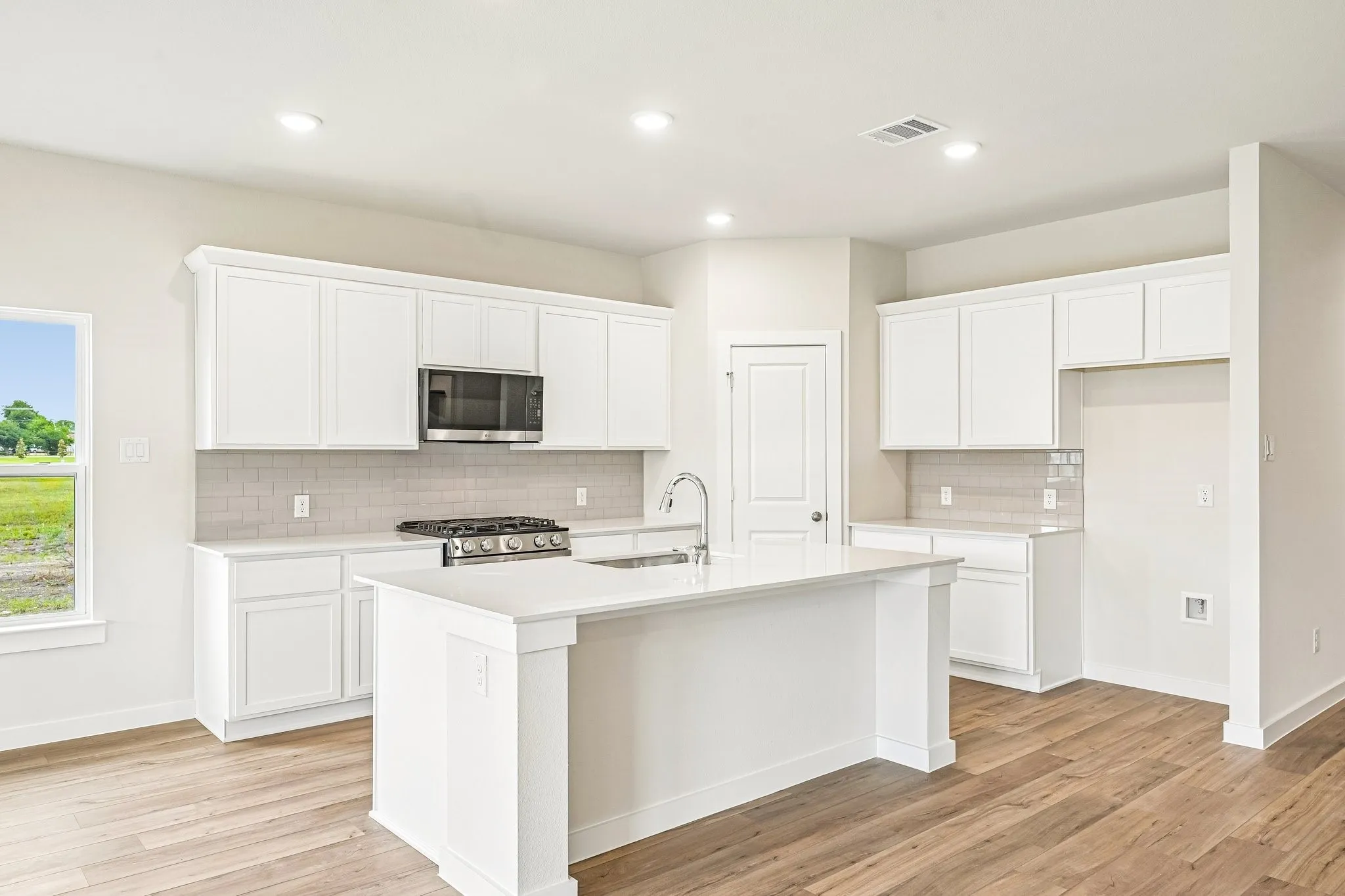 Single Family Residence For Sale in Kaufman County , 712 Vineyard Way, Forney, Texas 75126, 4 Bedroom, 3 Bathroom, 3 Garage spaces, 2,730 Sqft, built in 2026, New Construction - Incomplete, mls#21157433, Real Estate Agent in Forney, Homes For Sale in Kaufman county, Homes For Sale in Forney, Realtor in Forney Texas, Real Estate Brokerage Independent Realty Texas, Luminita Cordes Realtor