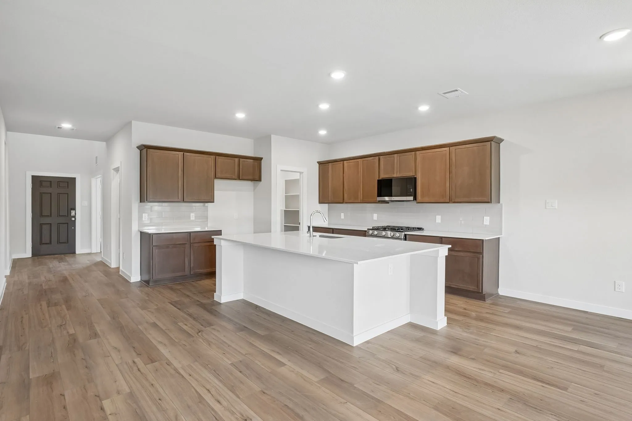 Single Family Residence For Sale in Kaufman County , 713 Vineyard Way, Forney, Texas 75126, 3 Bedroom, 3 Bathroom, 3 Garage spaces, 2,449 Sqft, built in 2026, New Construction - Incomplete, mls#21157441, Real Estate Agent in Forney, Homes For Sale in Kaufman county, Homes For Sale in Forney, Realtor in Forney Texas, Real Estate Brokerage Independent Realty Texas, Luminita Cordes Realtor
