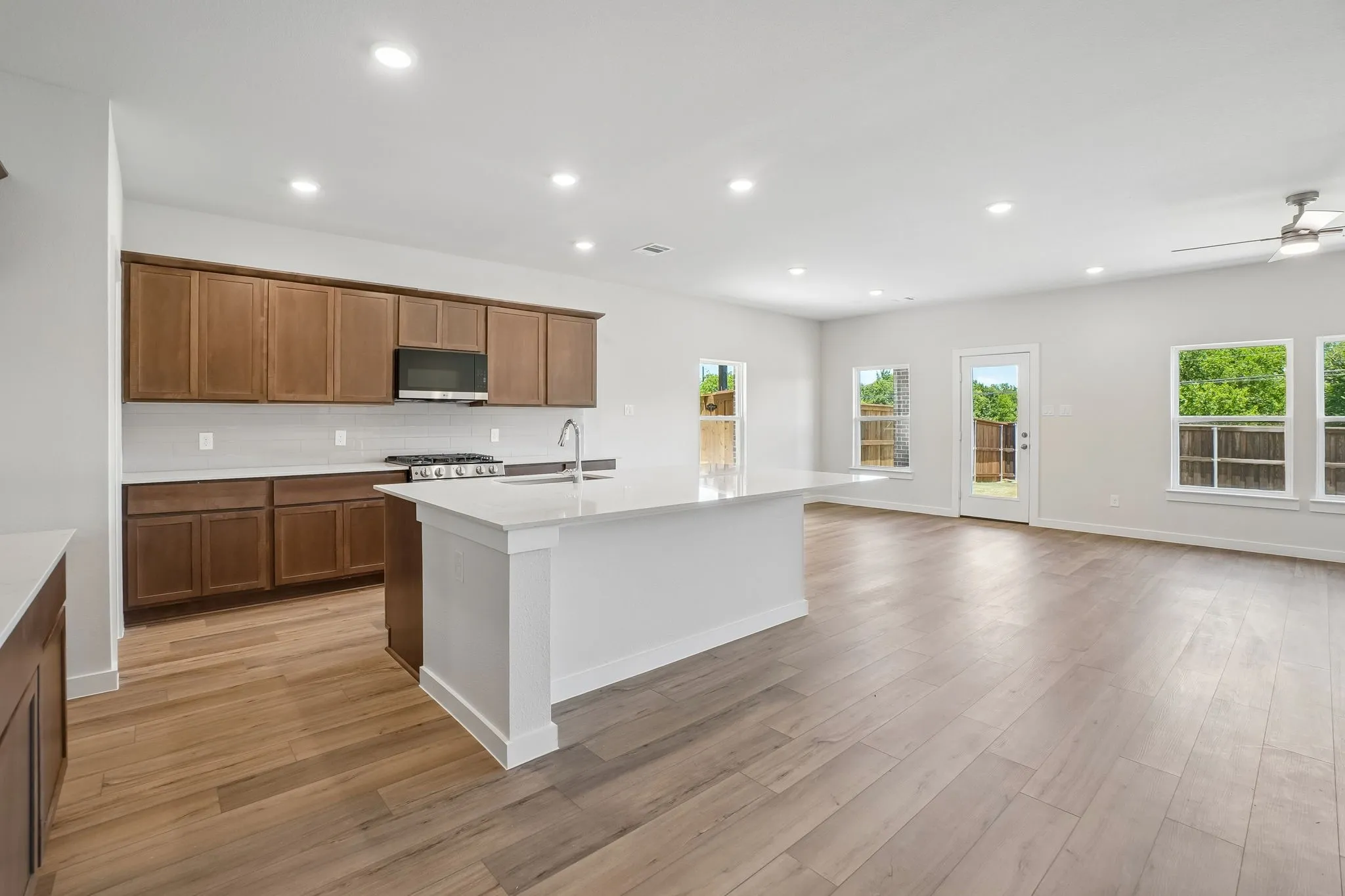 Single Family Residence For Sale in Kaufman County , 713 Vineyard Way, Forney, Texas 75126, 3 Bedroom, 3 Bathroom, 3 Garage spaces, 2,449 Sqft, built in 2026, New Construction - Incomplete, mls#21157441, Real Estate Agent in Forney, Homes For Sale in Kaufman county, Homes For Sale in Forney, Realtor in Forney Texas, Real Estate Brokerage Independent Realty Texas, Luminita Cordes Realtor