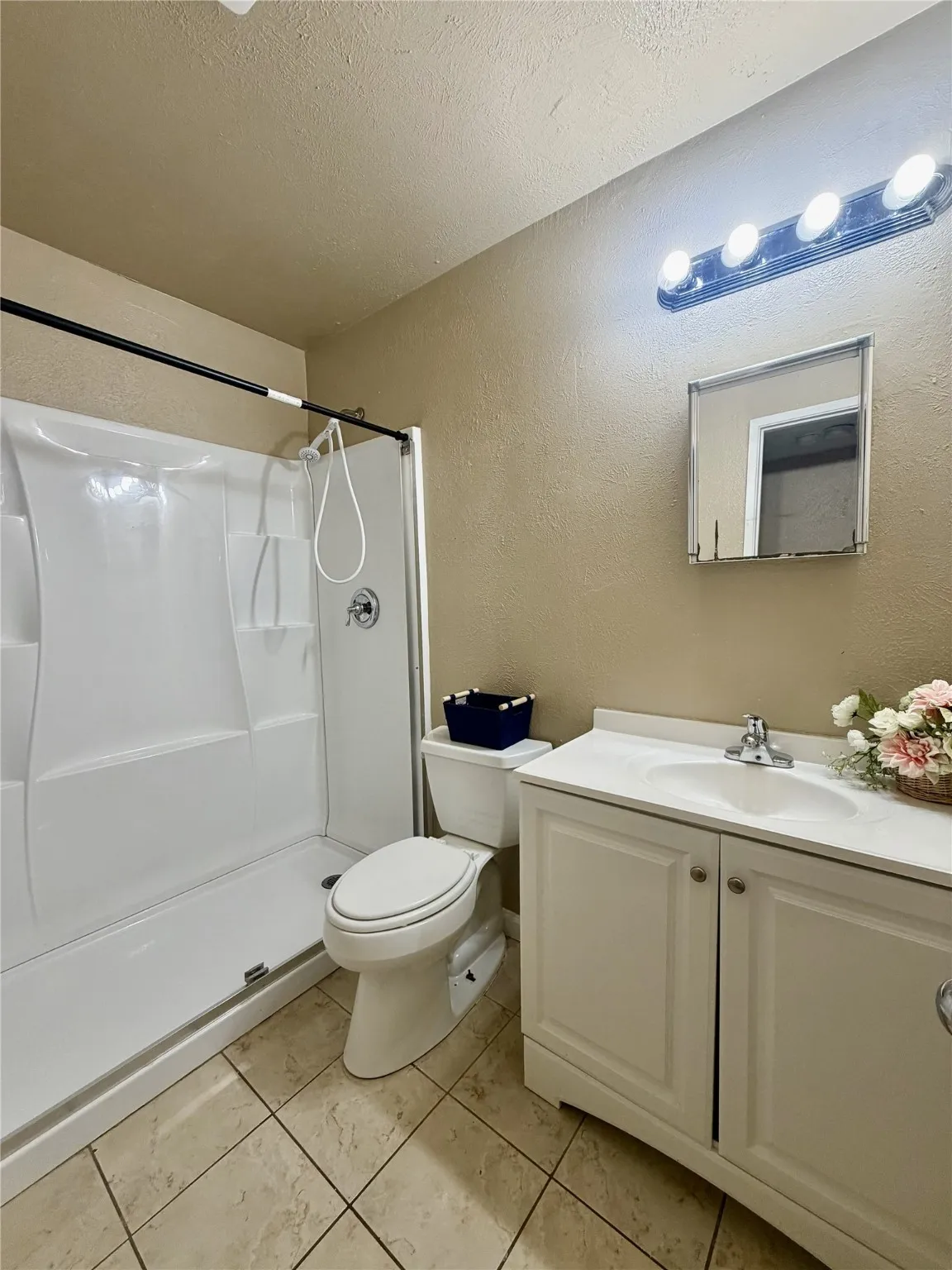Single Family Residence For Sale in Tarrant County , 4019 Rushmoor Drive, Arlington, Texas 76016, 4 Bedrooms, 3 Bathrooms, 2 Garage spaces, 1,950 Sqft, built in 1977, Price $299,900, mls#21157520, Real Estate Agent in Arlington, Homes For Sale in Tarrant county, Homes For Sale in Arlington, Realtor in Arlington Texas, Real Estate Brokerage Independent Realty Texas, Luminita Cordes Realtor