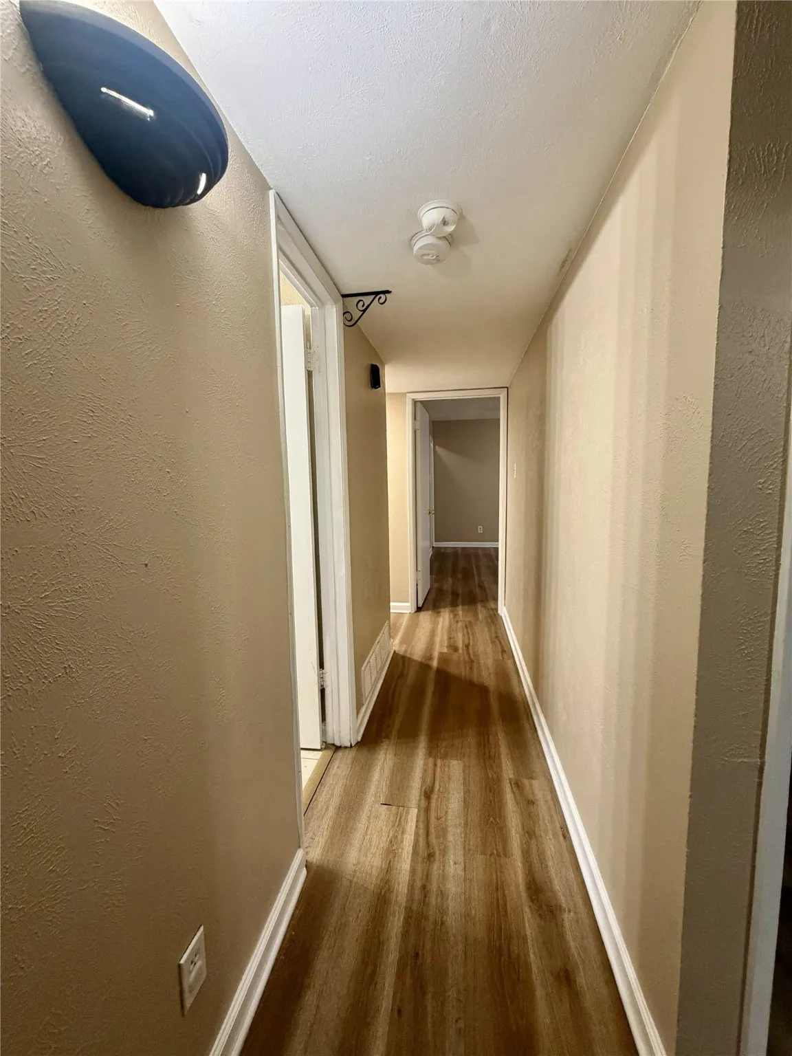 Single Family Residence For Sale in Tarrant County , 4019 Rushmoor Drive, Arlington, Texas 76016, 4 Bedrooms, 3 Bathrooms, 2 Garage spaces, 1,950 Sqft, built in 1977, Price $299,900, mls#21157520, Real Estate Agent in Arlington, Homes For Sale in Tarrant county, Homes For Sale in Arlington, Realtor in Arlington Texas, Real Estate Brokerage Independent Realty Texas, Luminita Cordes Realtor