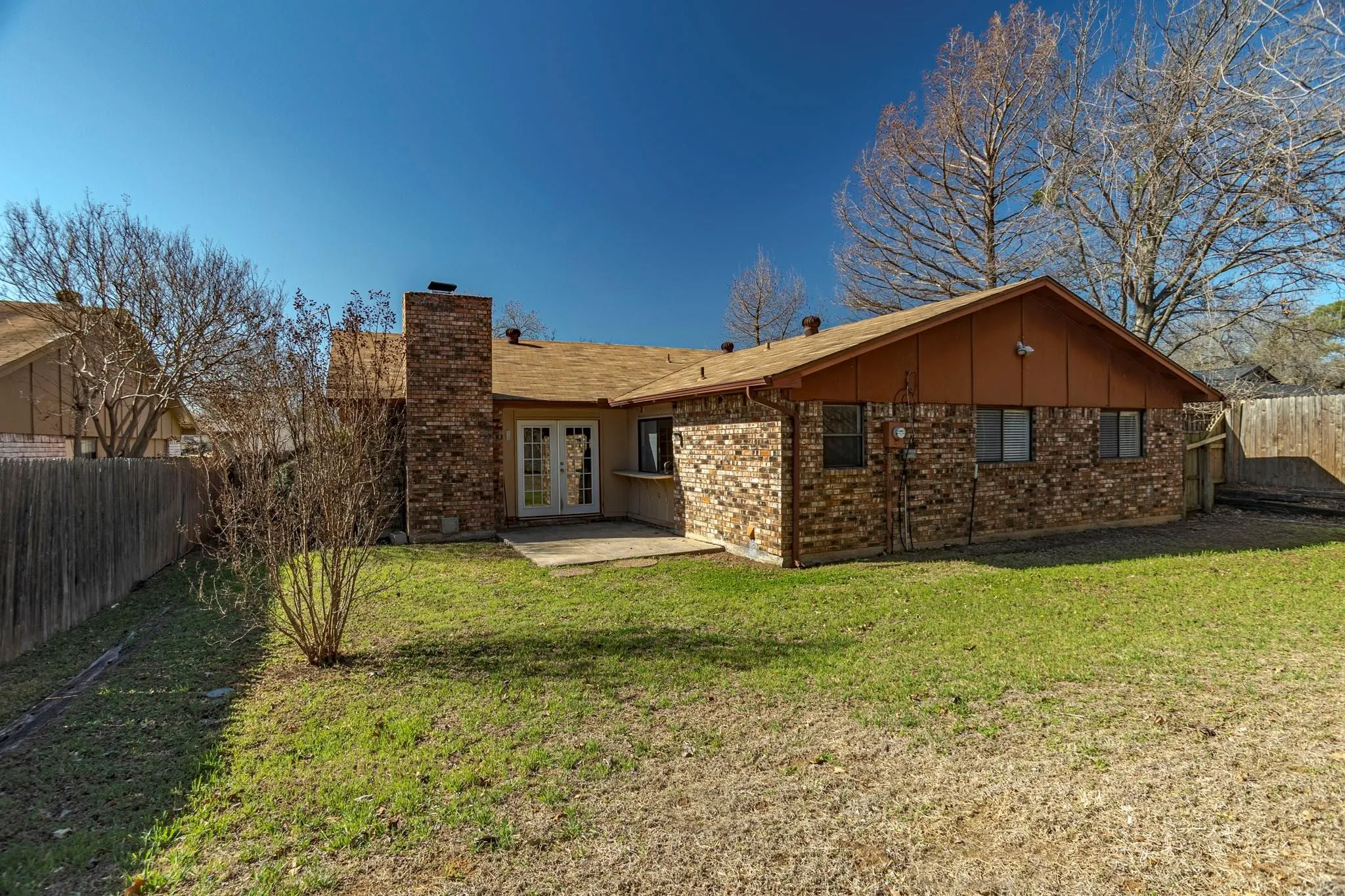 Single Family Residence For Sale in Tarrant County , 4019 Rushmoor Drive, Arlington, Texas 76016, 4 Bedrooms, 3 Bathrooms, 2 Garage spaces, 1,950 Sqft, built in 1977, Price $299,900, mls#21157520, Real Estate Agent in Arlington, Homes For Sale in Tarrant county, Homes For Sale in Arlington, Realtor in Arlington Texas, Real Estate Brokerage Independent Realty Texas, Luminita Cordes Realtor