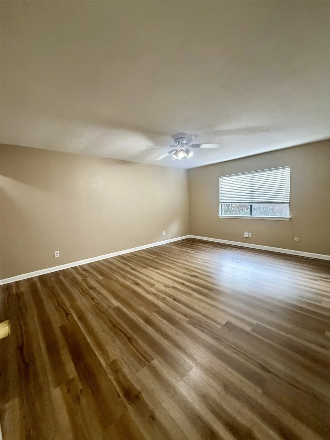 Single Family Residence For Sale in Tarrant County , 4019 Rushmoor Drive, Arlington, Texas 76016, 4 Bedrooms, 3 Bathrooms, 2 Garage spaces, 1,950 Sqft, built in 1977, Price $299,900, mls#21157520, Real Estate Agent in Arlington, Homes For Sale in Tarrant county, Homes For Sale in Arlington, Realtor in Arlington Texas, Real Estate Brokerage Independent Realty Texas, Luminita Cordes Realtor