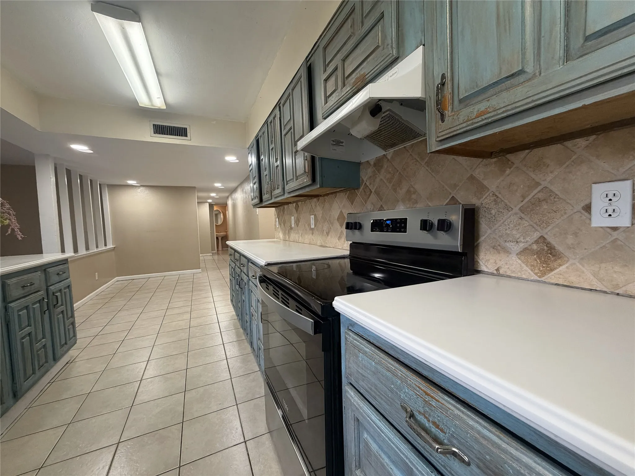 Single Family Residence For Sale in Tarrant County , 4019 Rushmoor Drive, Arlington, Texas 76016, 4 Bedrooms, 3 Bathrooms, 2 Garage spaces, 1,950 Sqft, built in 1977, Price $299,900, mls#21157520, Real Estate Agent in Arlington, Homes For Sale in Tarrant county, Homes For Sale in Arlington, Realtor in Arlington Texas, Real Estate Brokerage Independent Realty Texas, Luminita Cordes Realtor