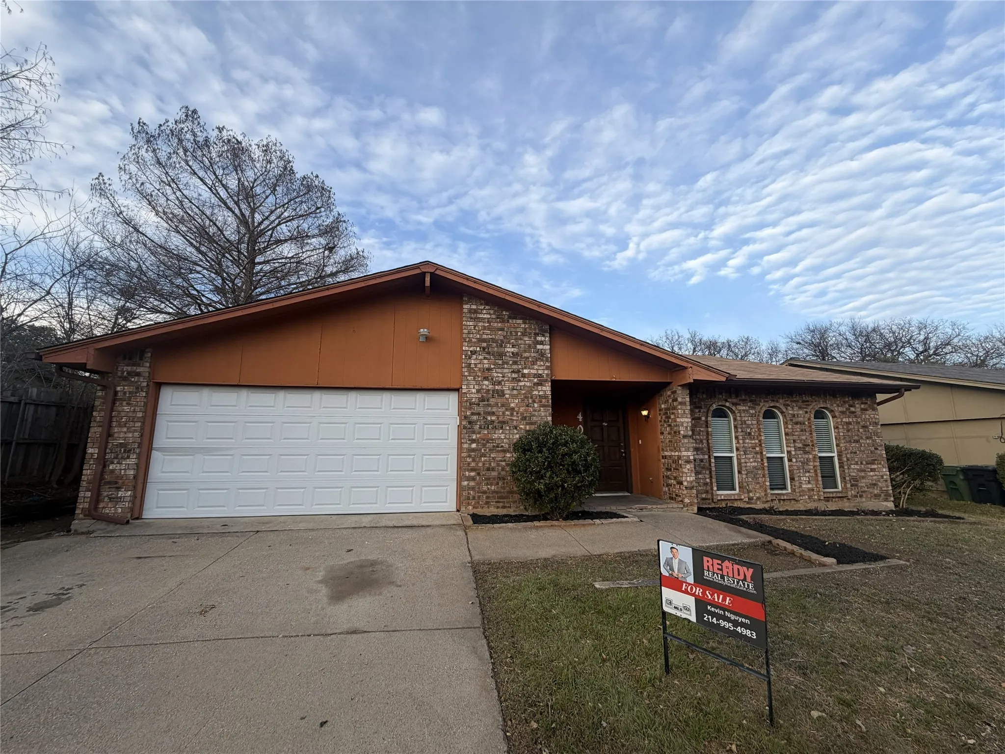 Single Family Residence For Sale in Tarrant County , 4019 Rushmoor Drive, Arlington, Texas 76016, 4 Bedrooms, 3 Bathrooms, 2 Garage spaces, 1,950 Sqft, built in 1977, Price $299,900, mls#21157520, Real Estate Agent in Arlington, Homes For Sale in Tarrant county, Homes For Sale in Arlington, Realtor in Arlington Texas, Real Estate Brokerage Independent Realty Texas, Luminita Cordes Realtor