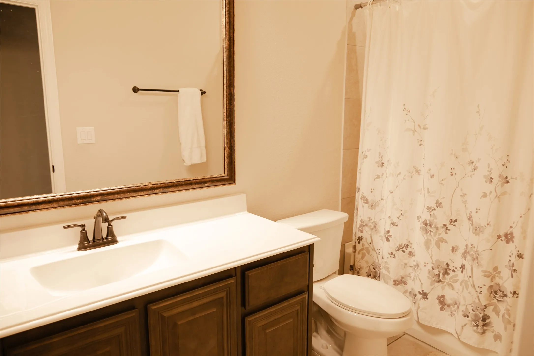 Single Family Residence For Rent in Rockwall County , 4147 Lagoon Place, Royse City, Texas 75189, 4 Bedroom, 4 Bathroom, 2 Garage spaces, 3,088 Sqft, built in 2021, mls#21157557, Real Estate Agent in Royse City, Homes For Rent in Rockwall county, Homes For Rent in Royse City, Realtor in Royse City Texas, Real Estate Brokerage Independent Realty Texas, Luminita Cordes Realtor