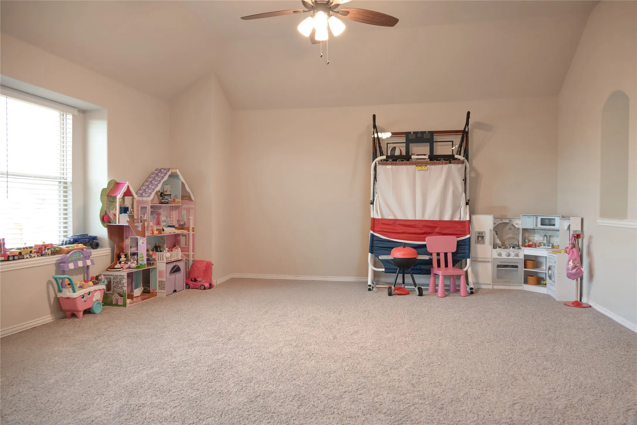 Single Family Residence For Rent in Rockwall County , 4147 Lagoon Place, Royse City, Texas 75189, 4 Bedroom, 4 Bathroom, 2 Garage spaces, 3,088 Sqft, built in 2021, mls#21157557, Real Estate Agent in Royse City, Homes For Rent in Rockwall county, Homes For Rent in Royse City, Realtor in Royse City Texas, Real Estate Brokerage Independent Realty Texas, Luminita Cordes Realtor