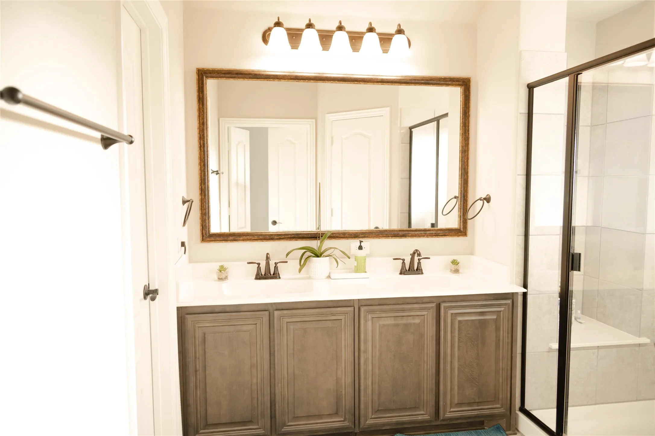 Single Family Residence For Rent in Rockwall County , 4147 Lagoon Place, Royse City, Texas 75189, 4 Bedroom, 4 Bathroom, 2 Garage spaces, 3,088 Sqft, built in 2021, mls#21157557, Real Estate Agent in Royse City, Homes For Rent in Rockwall county, Homes For Rent in Royse City, Realtor in Royse City Texas, Real Estate Brokerage Independent Realty Texas, Luminita Cordes Realtor