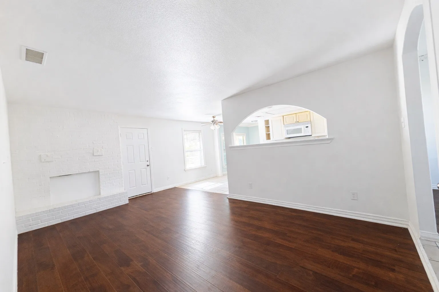 Single Family Residence For Sale in Dallas County , 805 Brookshire Circle, Garland, Texas 75043, 4 Bedroom, 2 Bathroom, Garage spaces, 1,519 Sqft, built in 1966, Preowned, mls#21156954, Real Estate Agent in Garland, Homes For Sale in Dallas county, Homes For Sale in Garland, Realtor in Garland Texas, Real Estate Brokerage Independent Realty Texas, Luminita Cordes Realtor