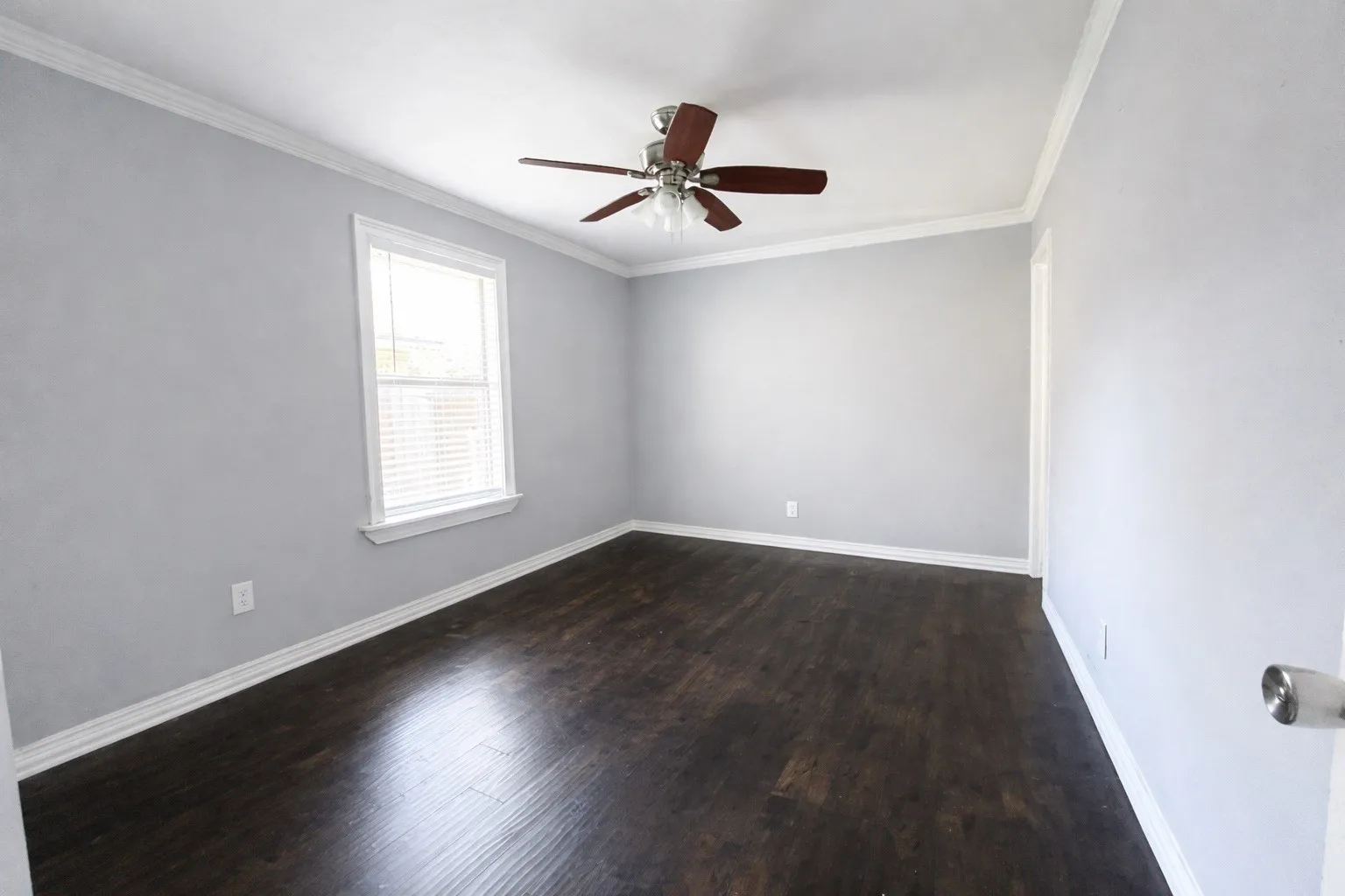 Single Family Residence For Sale in Dallas County , 805 Brookshire Circle, Garland, Texas 75043, 4 Bedroom, 2 Bathroom, Garage spaces, 1,519 Sqft, built in 1966, Preowned, mls#21156954, Real Estate Agent in Garland, Homes For Sale in Dallas county, Homes For Sale in Garland, Realtor in Garland Texas, Real Estate Brokerage Independent Realty Texas, Luminita Cordes Realtor