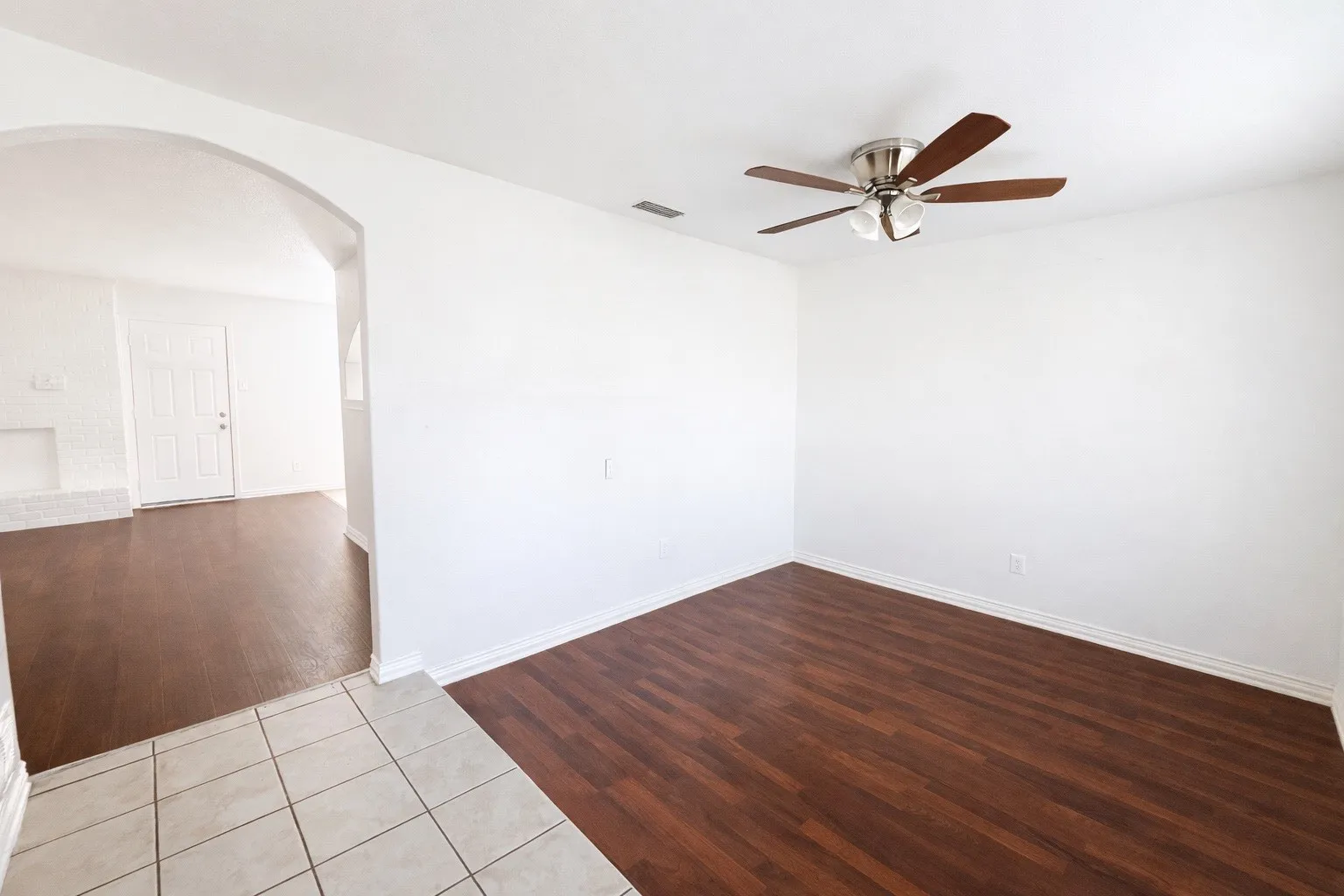 Single Family Residence For Sale in Dallas County , 805 Brookshire Circle, Garland, Texas 75043, 4 Bedroom, 2 Bathroom, Garage spaces, 1,519 Sqft, built in 1966, Preowned, mls#21156954, Real Estate Agent in Garland, Homes For Sale in Dallas county, Homes For Sale in Garland, Realtor in Garland Texas, Real Estate Brokerage Independent Realty Texas, Luminita Cordes Realtor