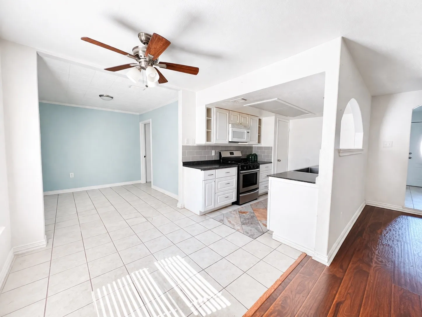 Single Family Residence For Sale in Dallas County , 805 Brookshire Circle, Garland, Texas 75043, 4 Bedroom, 2 Bathroom, Garage spaces, 1,519 Sqft, built in 1966, Preowned, mls#21156954, Real Estate Agent in Garland, Homes For Sale in Dallas county, Homes For Sale in Garland, Realtor in Garland Texas, Real Estate Brokerage Independent Realty Texas, Luminita Cordes Realtor